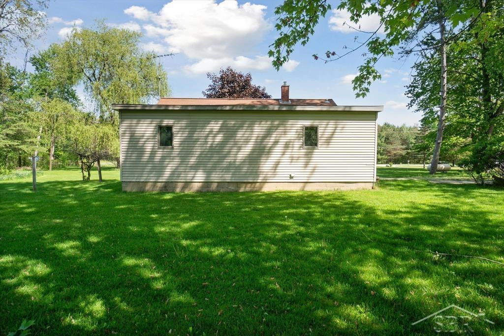 585 W Chippewa River, Midland, MI 48640 — Photo 30