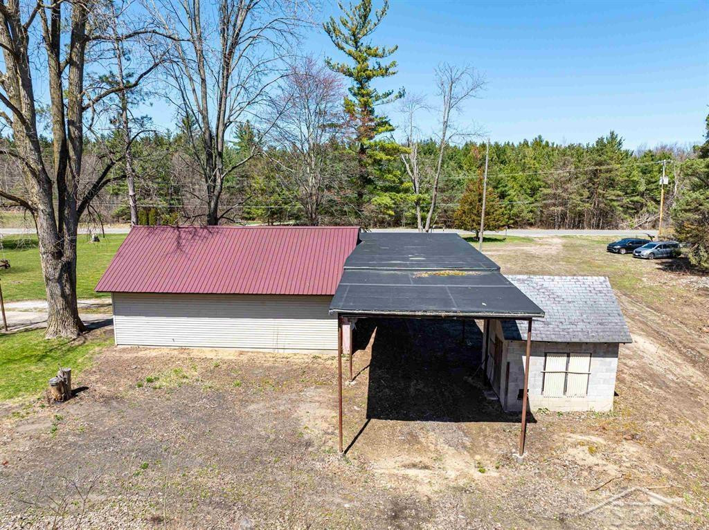 585 W Chippewa River, Midland, MI 48640 — Photo 36