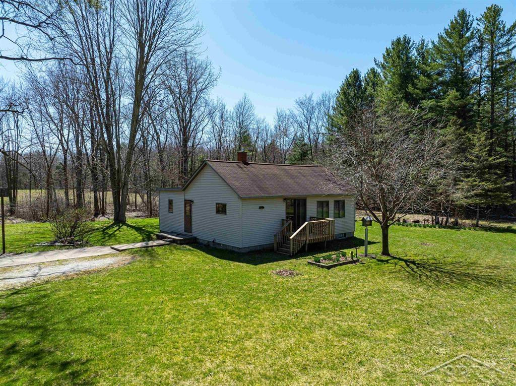 585 W Chippewa River, Midland, MI 48640 — Photo 37