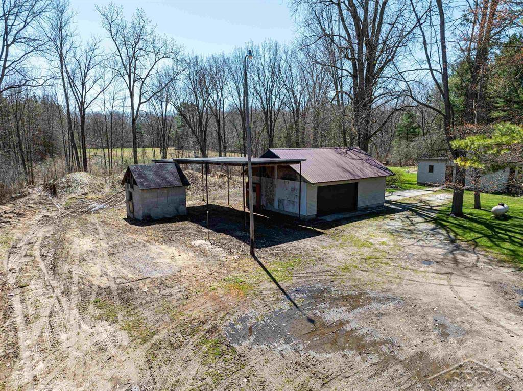585 W Chippewa River, Midland, MI 48640 — Photo 39