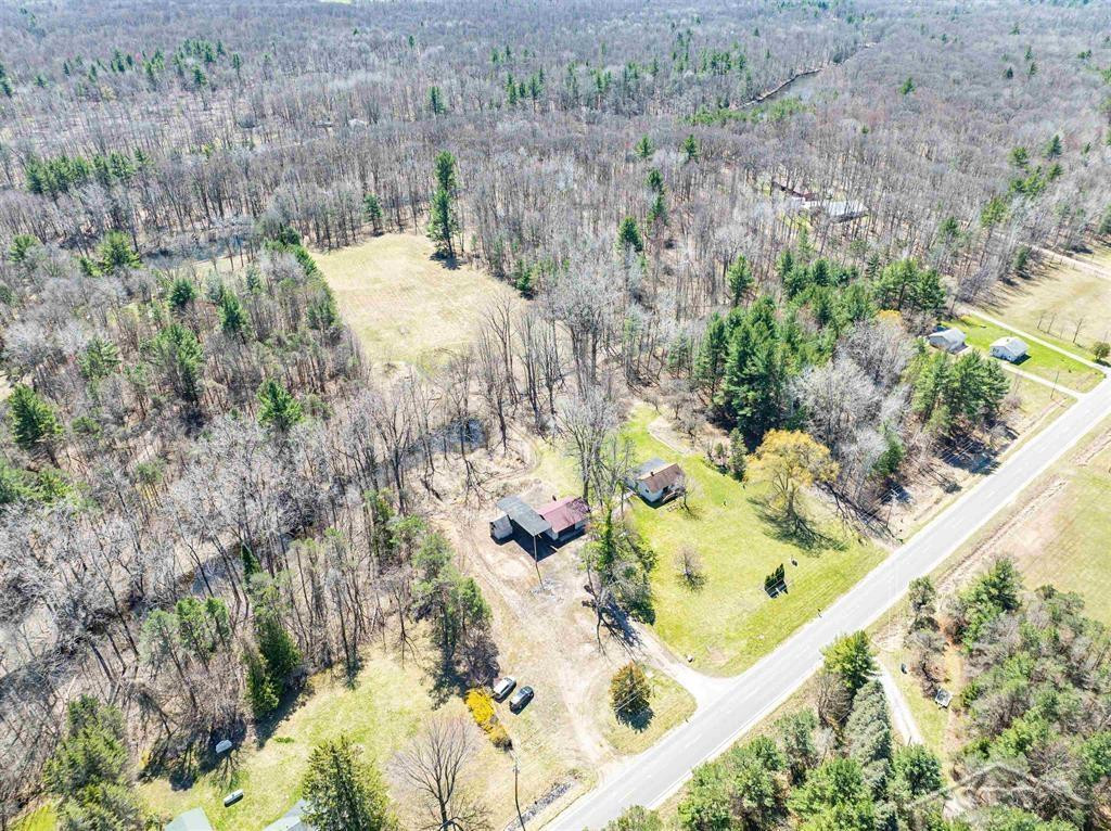 585 W Chippewa River, Midland, MI 48640 — Photo 40
