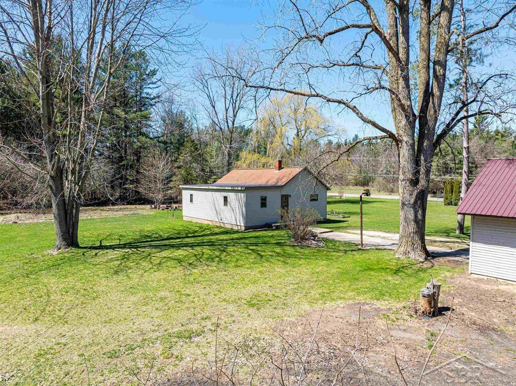 585 W Chippewa River, Midland, MI 48640 — Photo 46