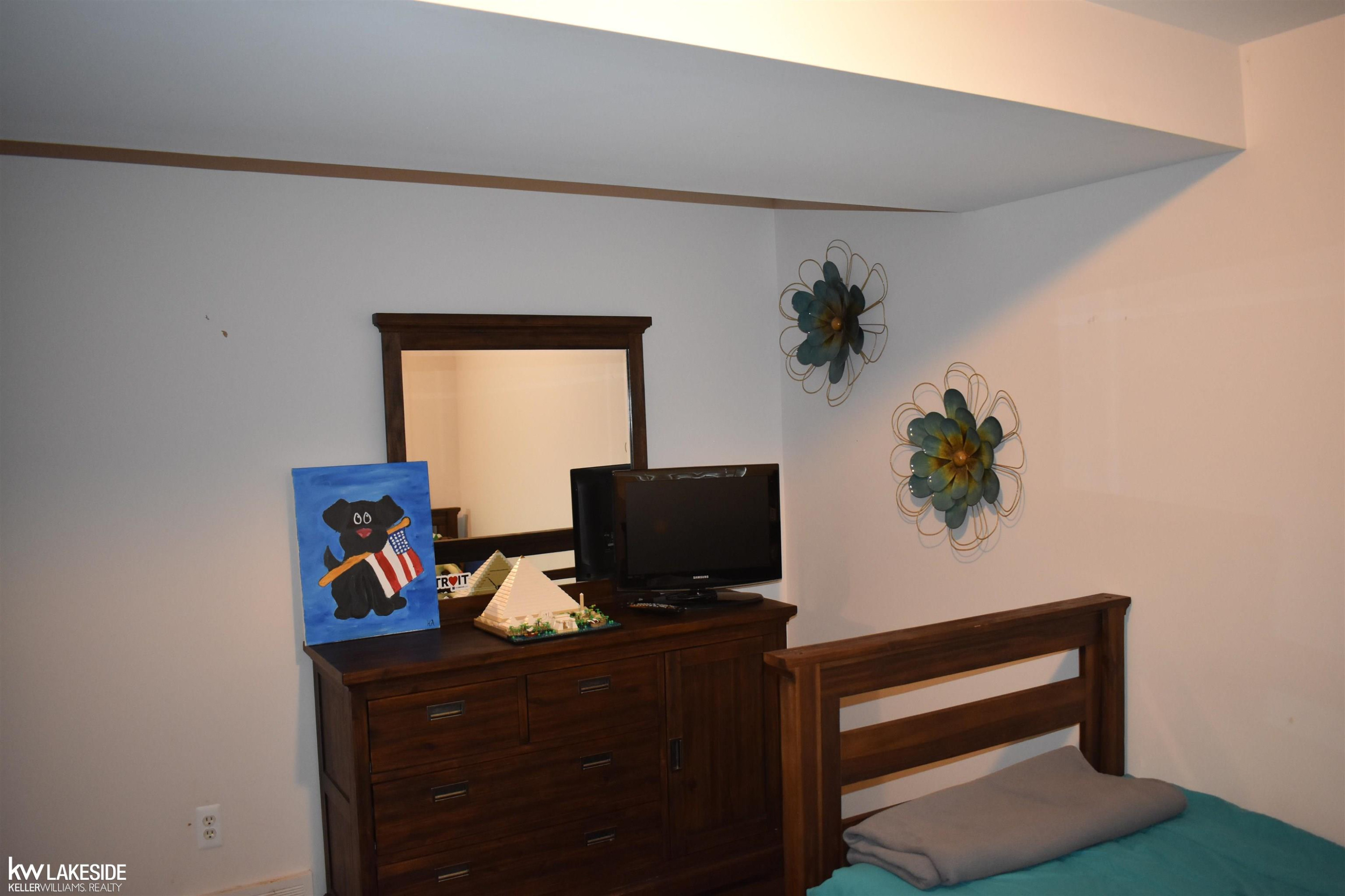 5844 Patterson Drive, Troy, MI 48085 — Photo 39