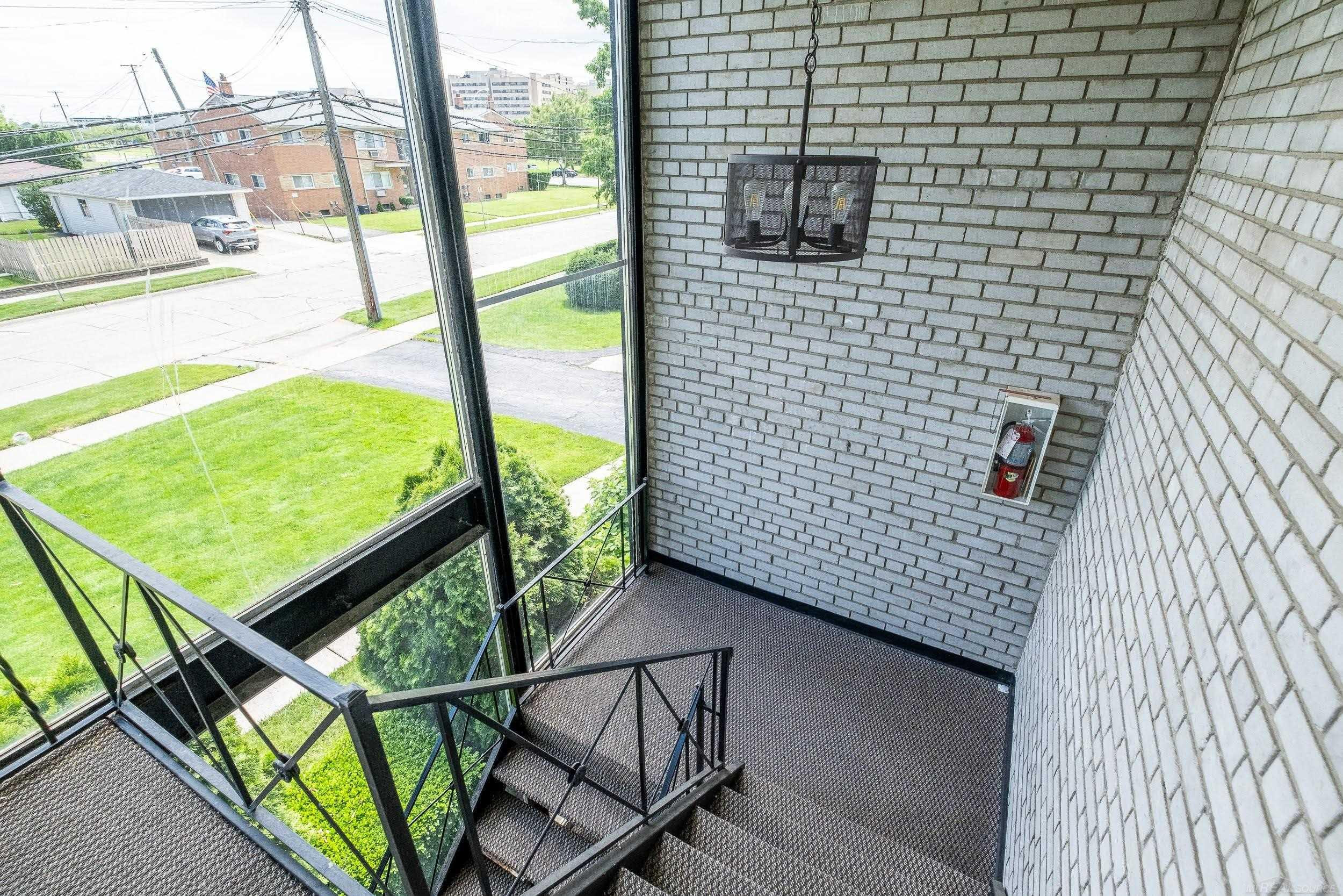 3421 Hillside Drive, 24, Royal Oak, MI 48073 — Photo 3