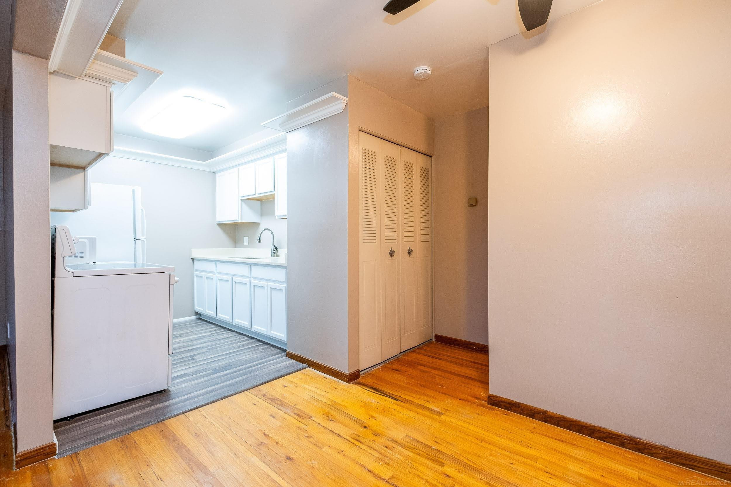 3421 Hillside Drive, 24, Royal Oak, MI 48073 — Photo 13