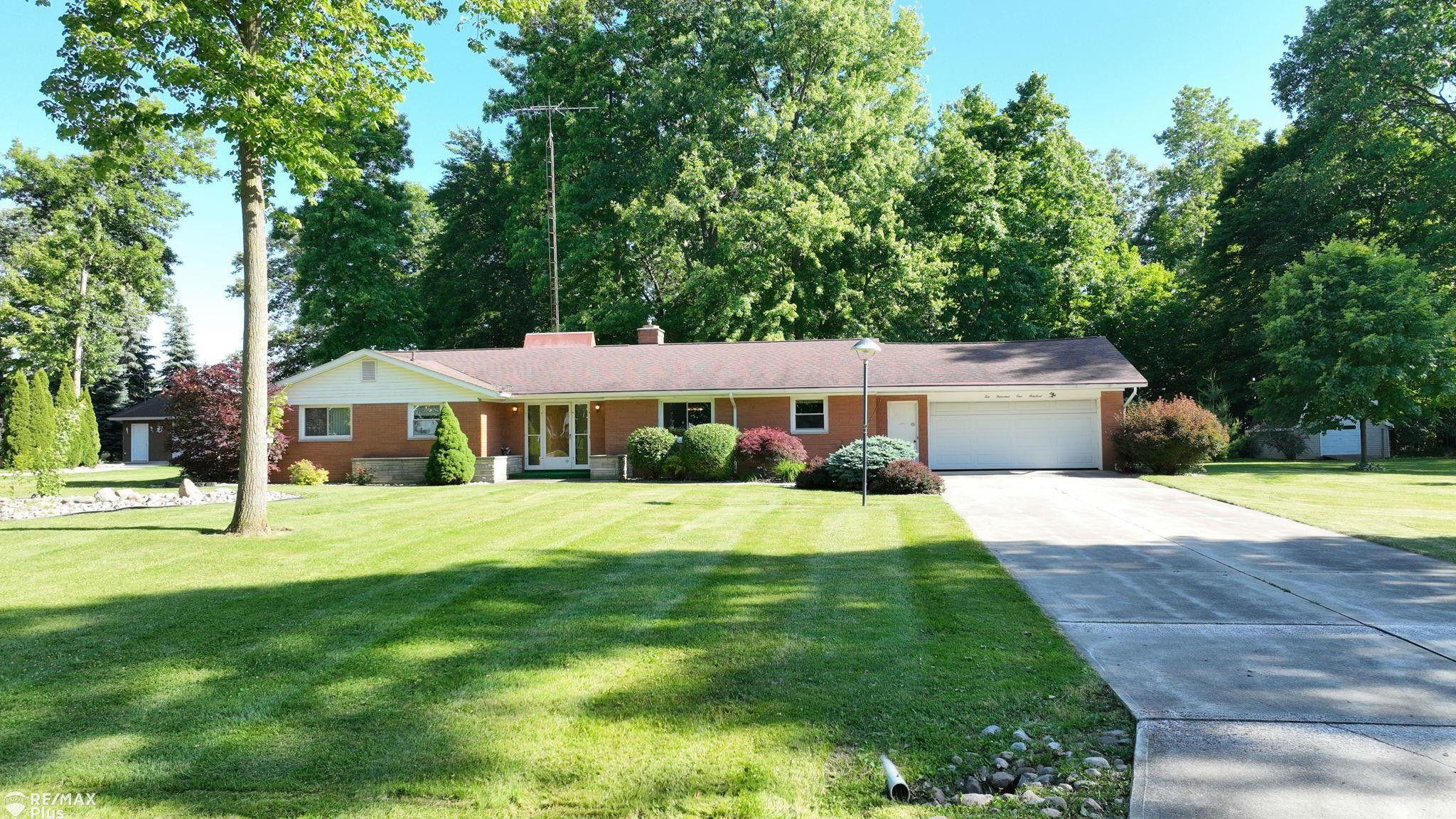 10100 Silver Creek, Frankenmuth, MI 48734 — Photo 2
