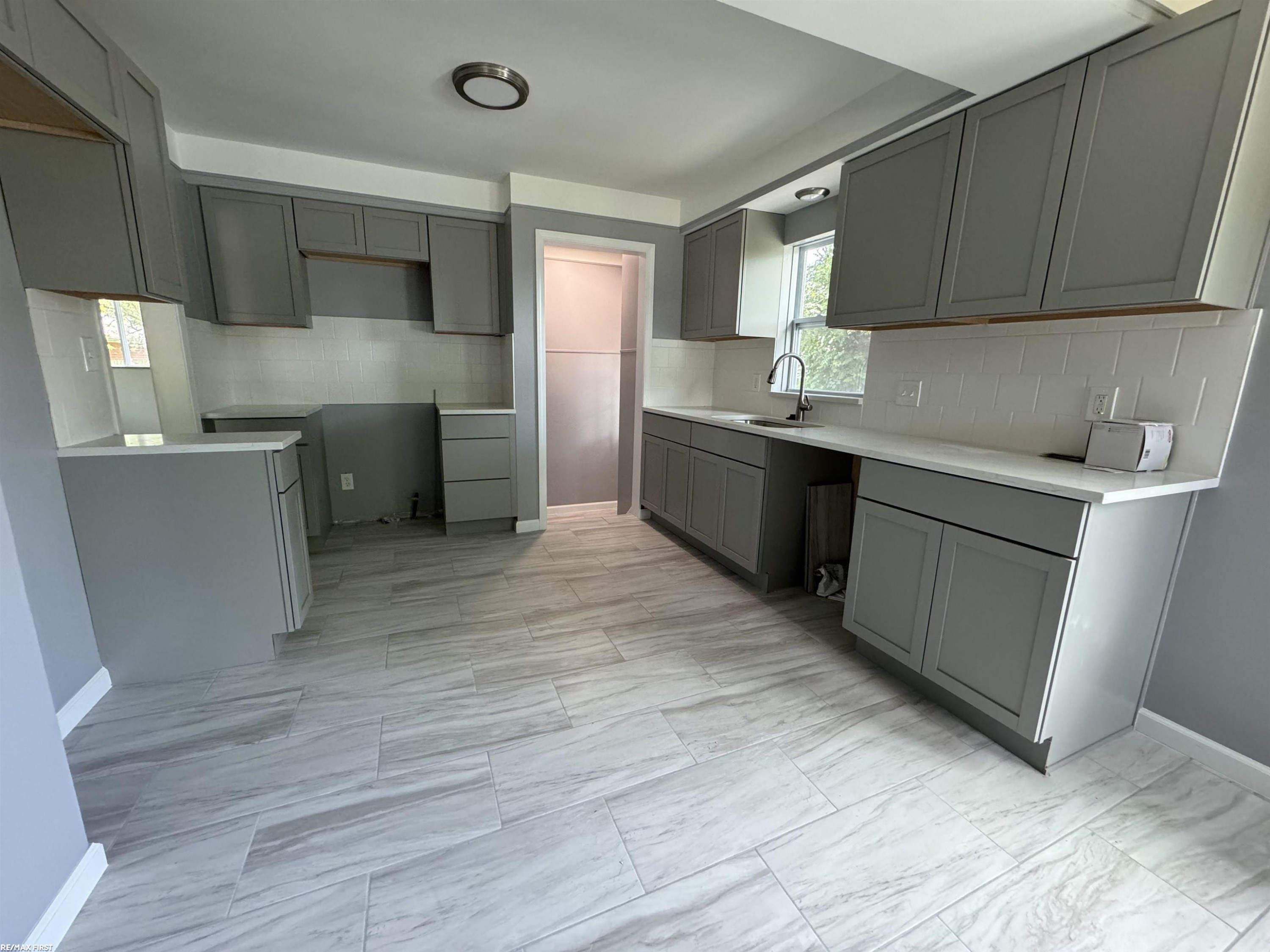 7552 Edward Avenue, Center Line, MI 48015 — Photo 3