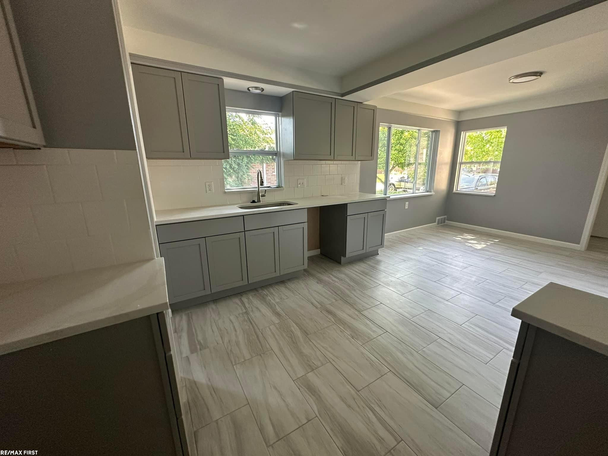 7552 Edward Avenue, Center Line, MI 48015 — Photo 4