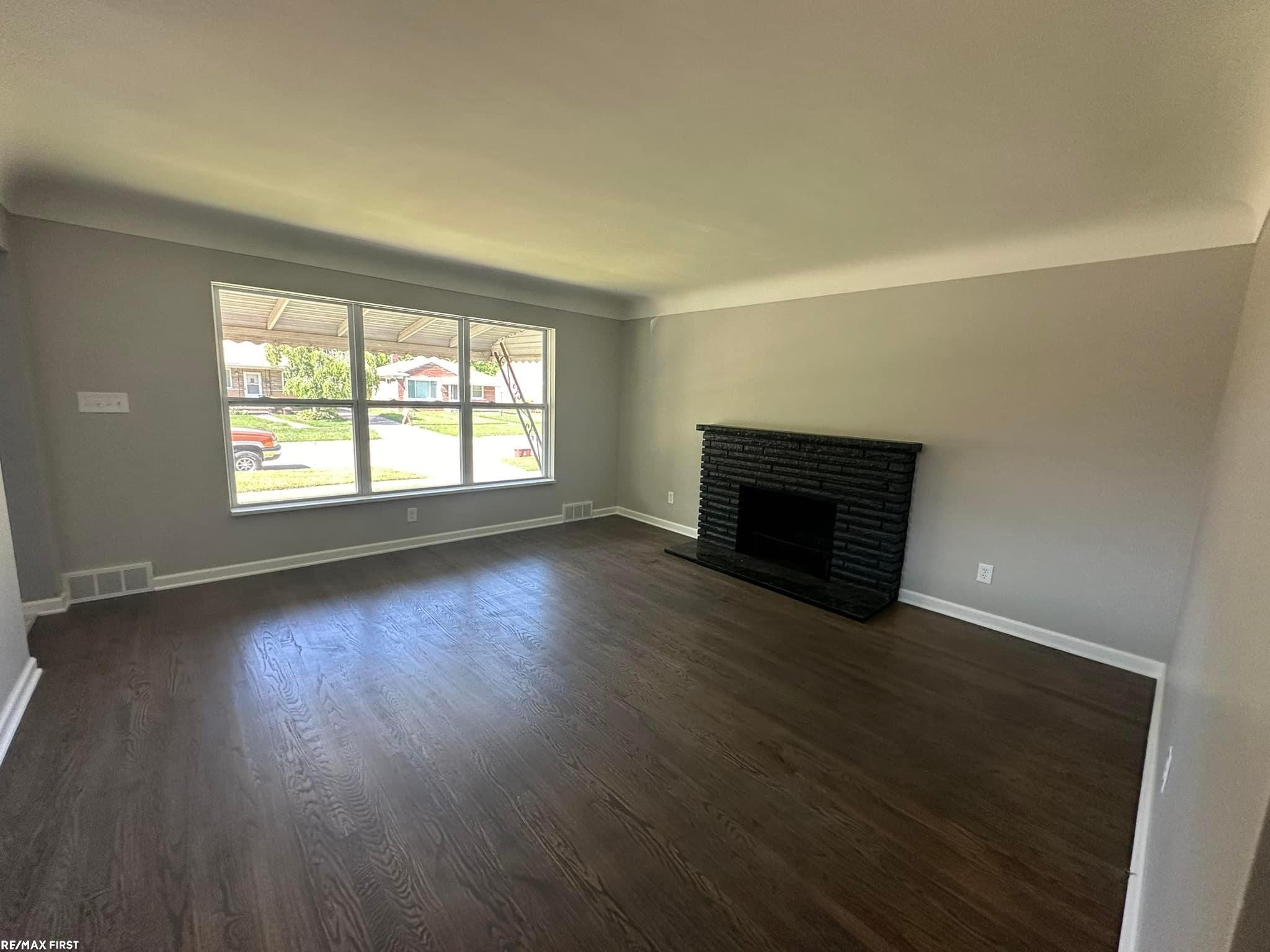 7552 Edward Avenue, Center Line, MI 48015 — Photo 8