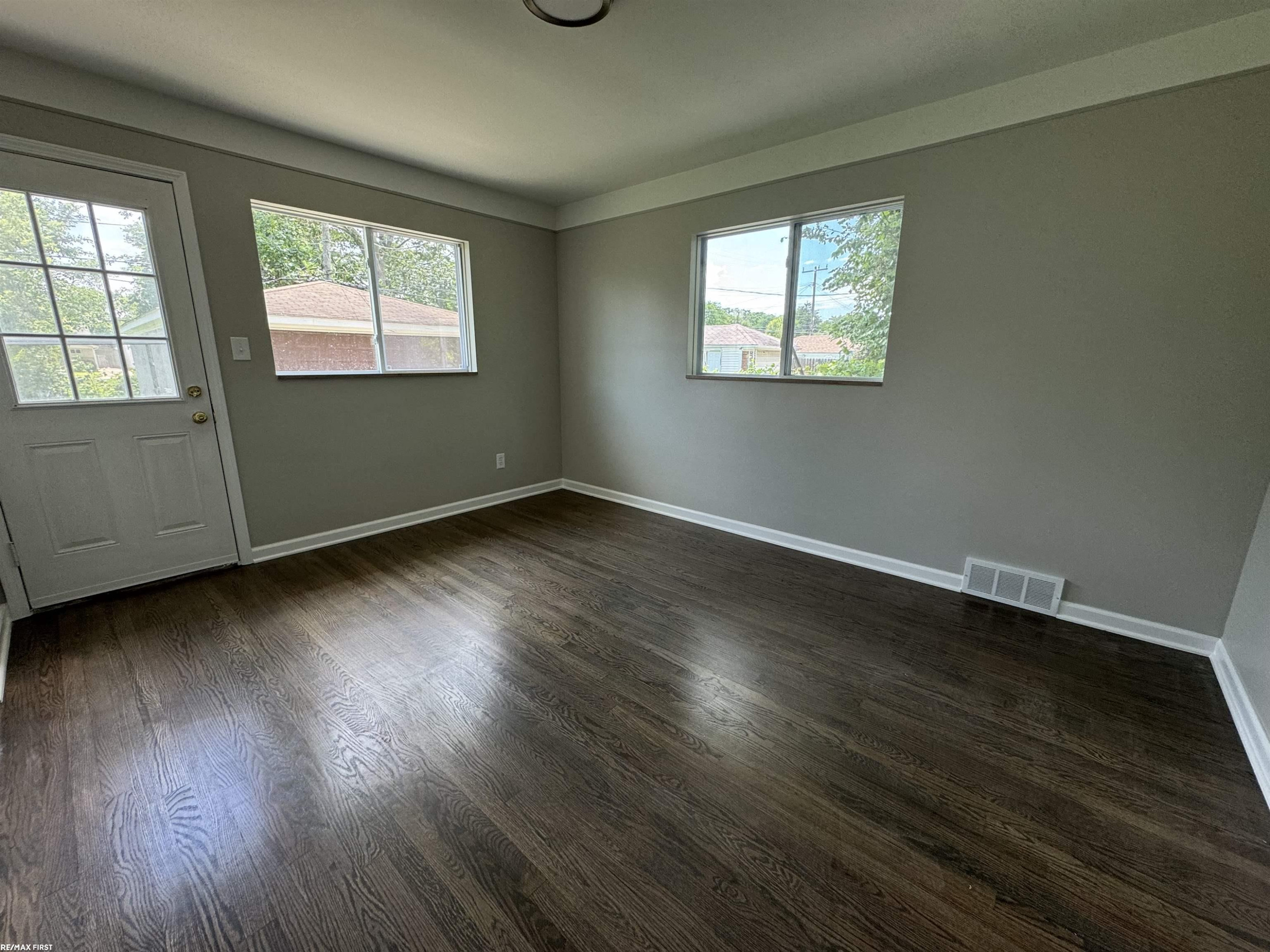 7552 Edward Avenue, Center Line, MI 48015 — Photo 11