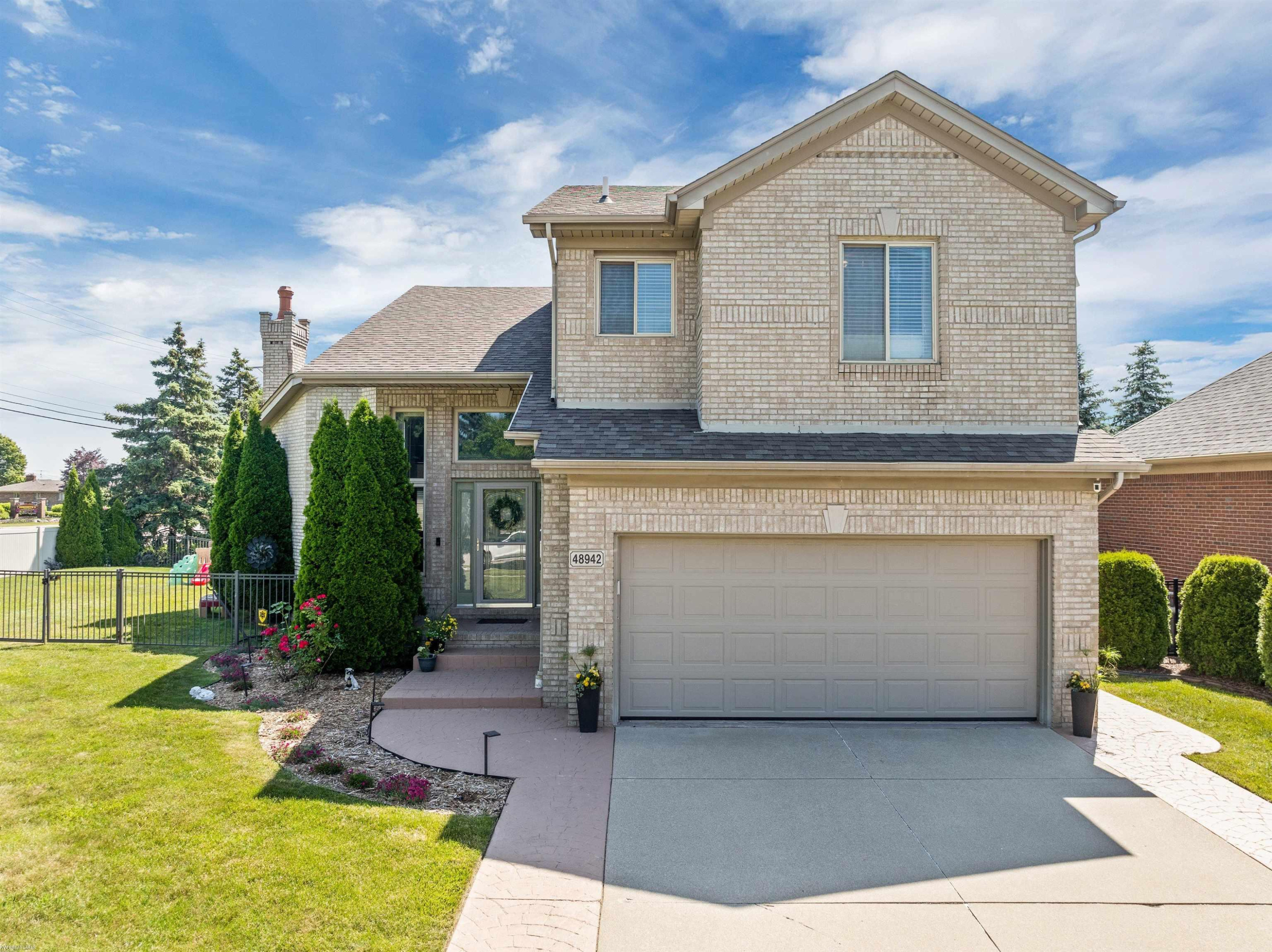 48942 Jefferson Drive, Macomb, MI 48044 — Photo 2
