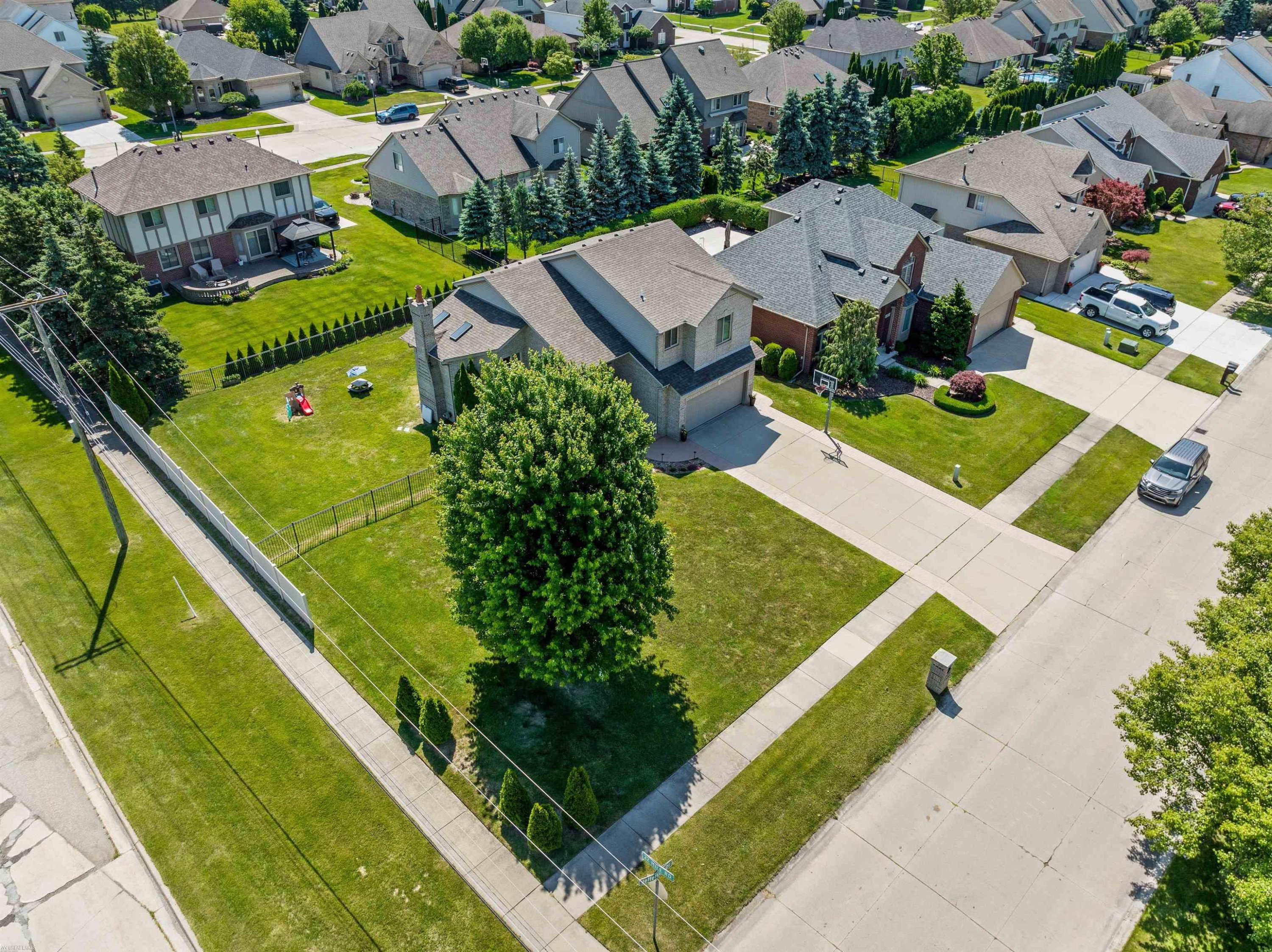 48942 Jefferson Drive, Macomb, MI 48044 — Photo 13