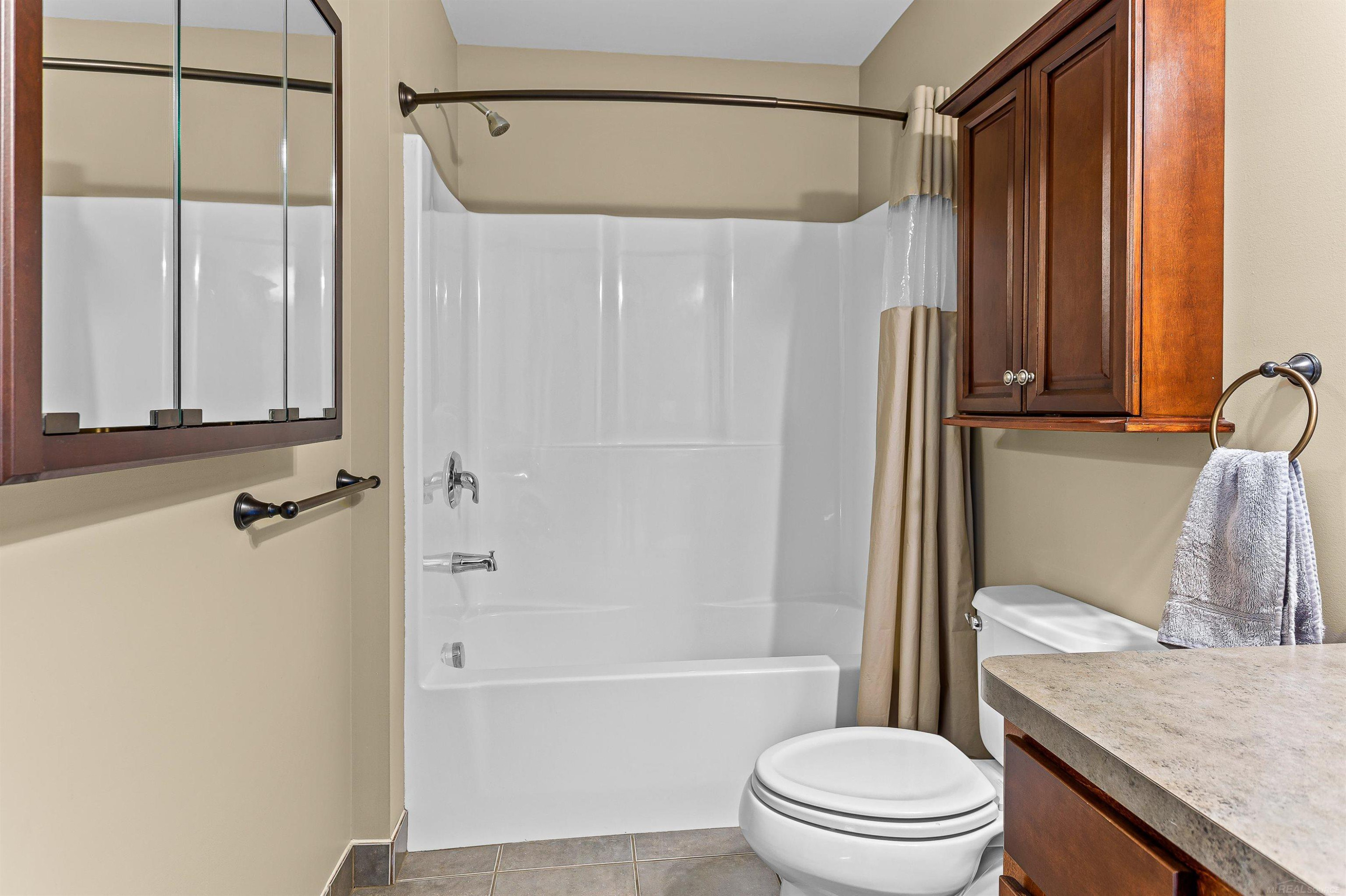 2713 Aralia, Howell, MI 48855 — Photo 17