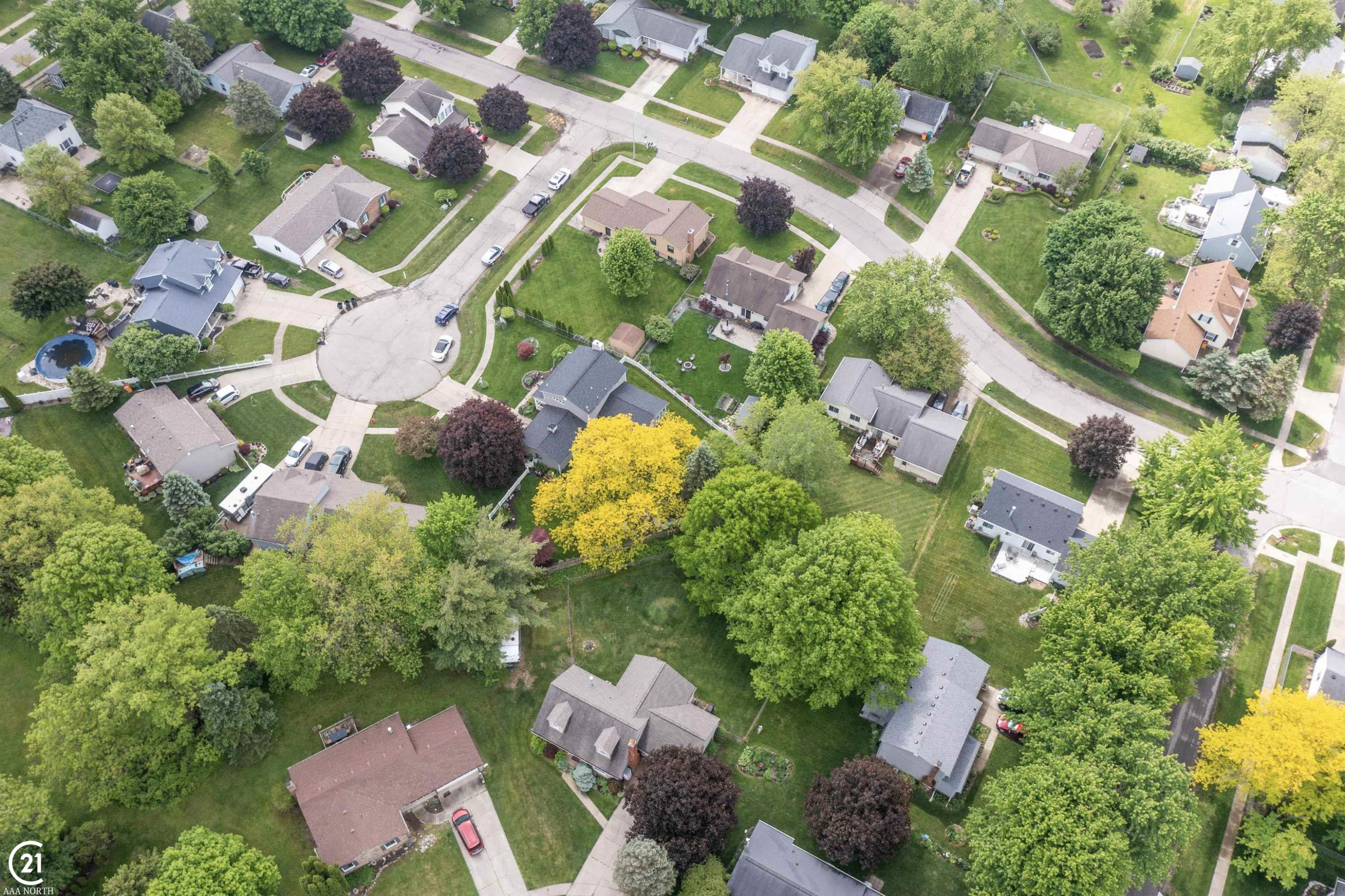 73933 Georgian Court, MI — Photo 11