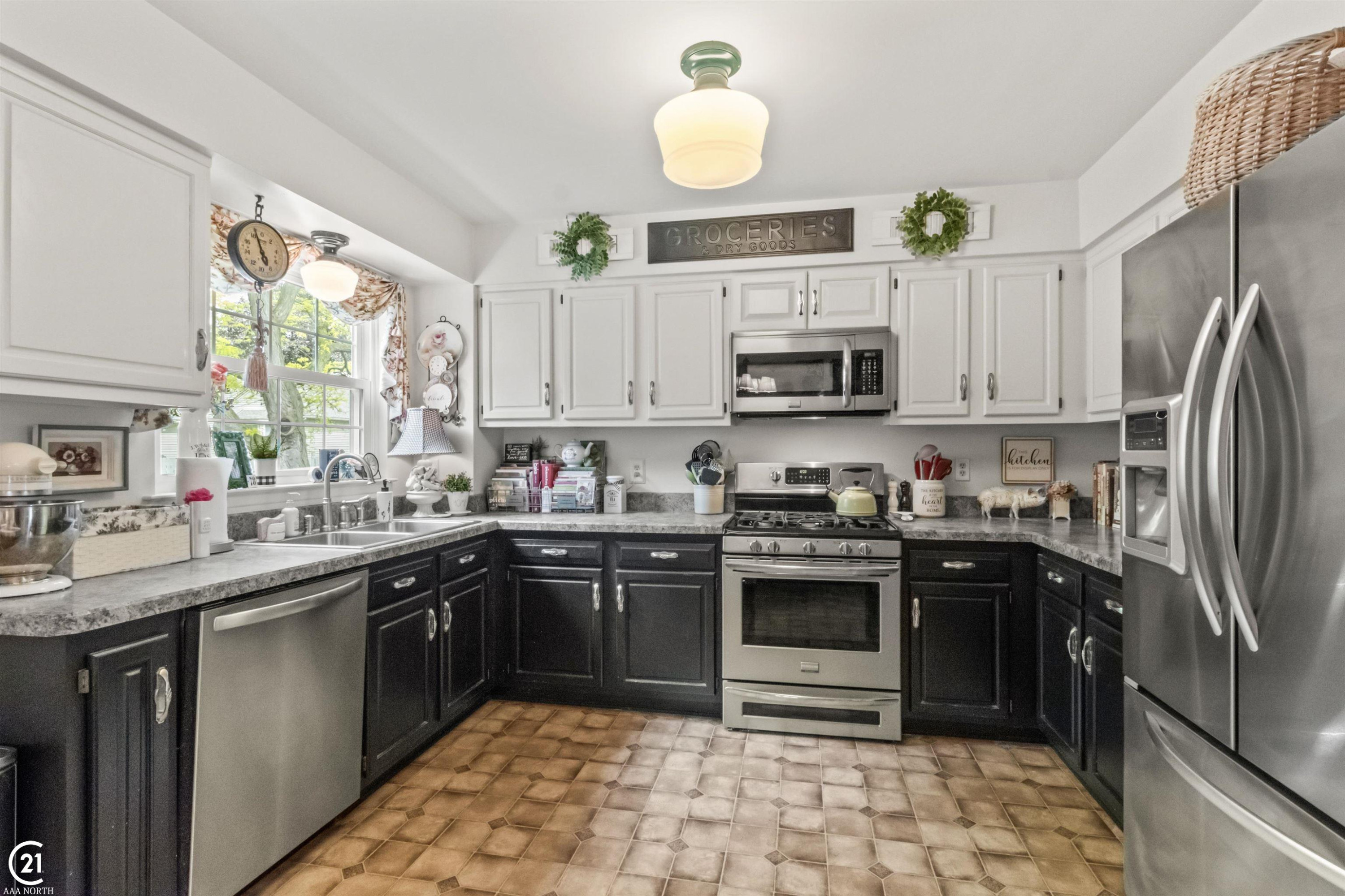 73933 Georgian Court, MI — Photo 46