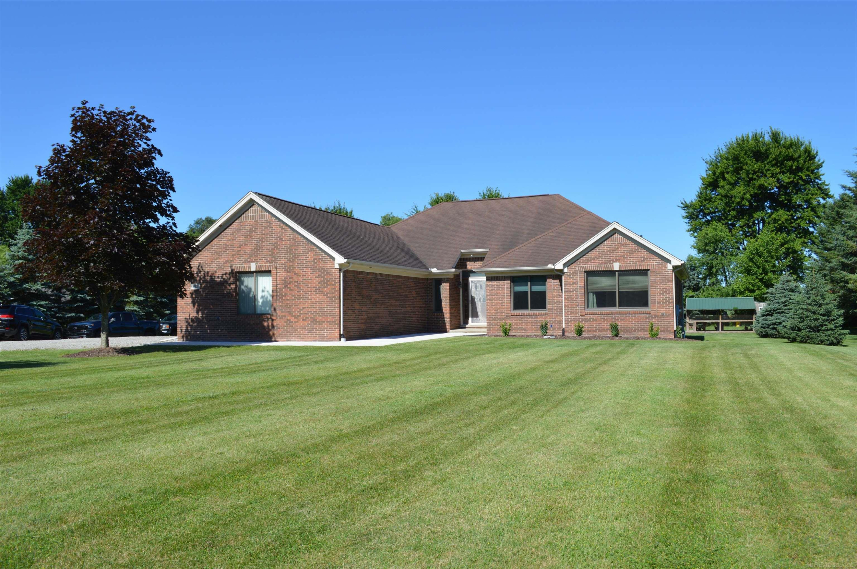 69101 Spens Court, Richmond, MI 48062 — front exterior