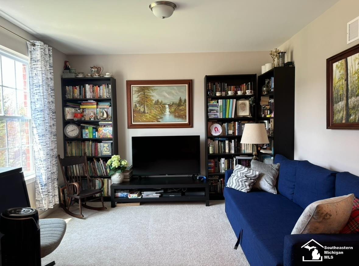 1258 Secretariat, Howell, MI 48843 — Photo 3