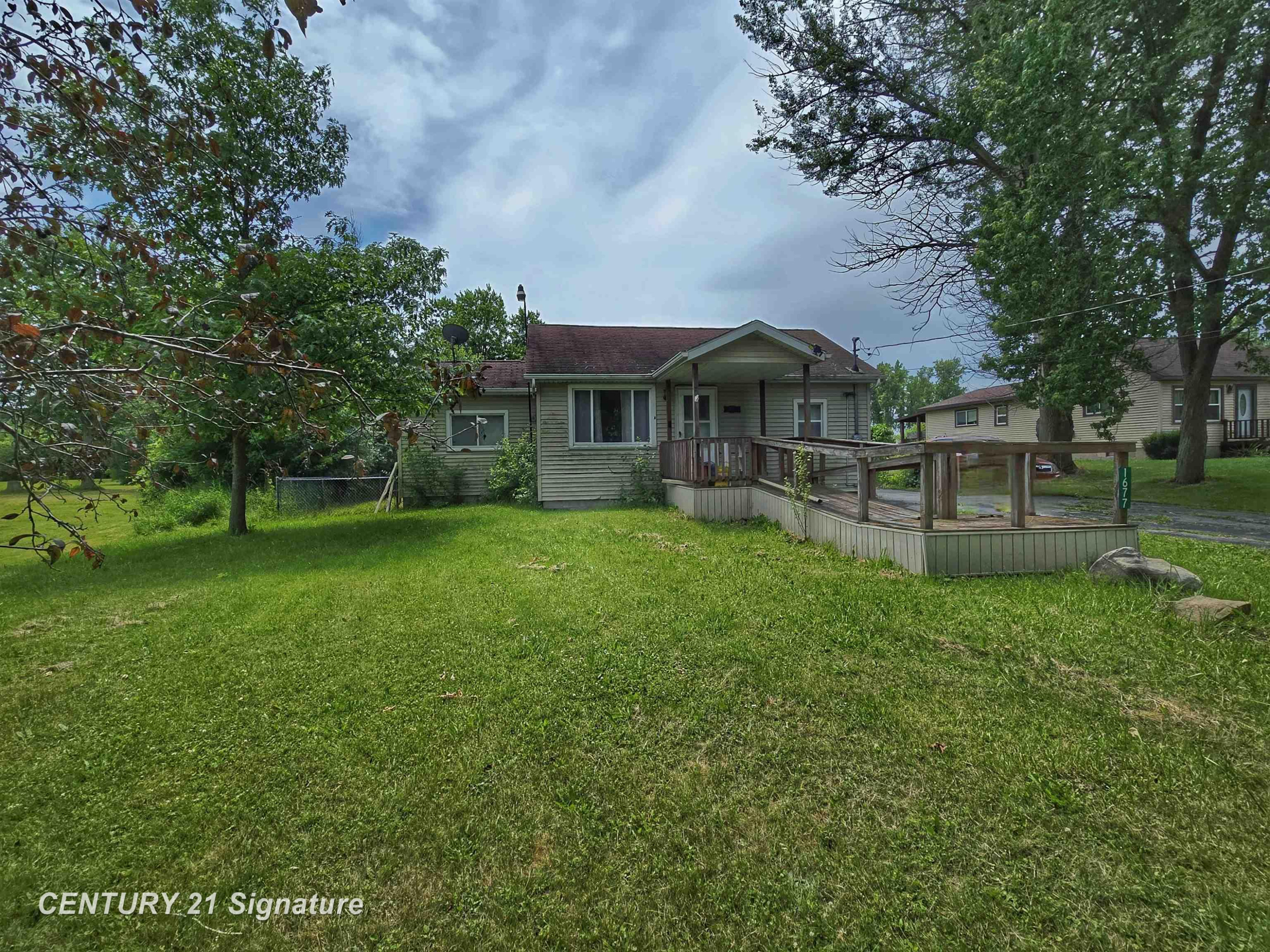 1677 Huntington Road, Saginaw, MI 48601 — front exterior