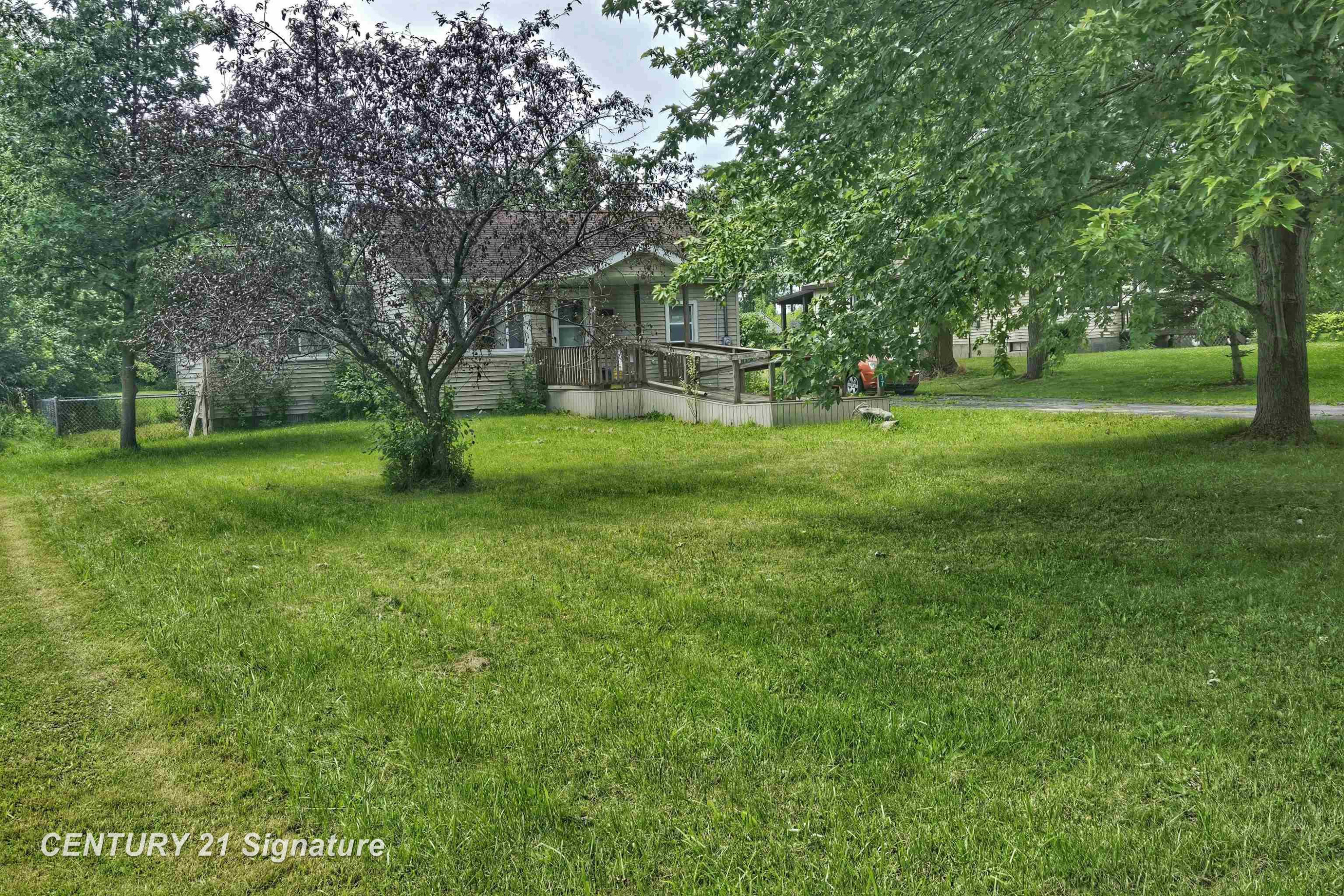 1677 Huntington Road, Saginaw, MI 48601 — Photo 2