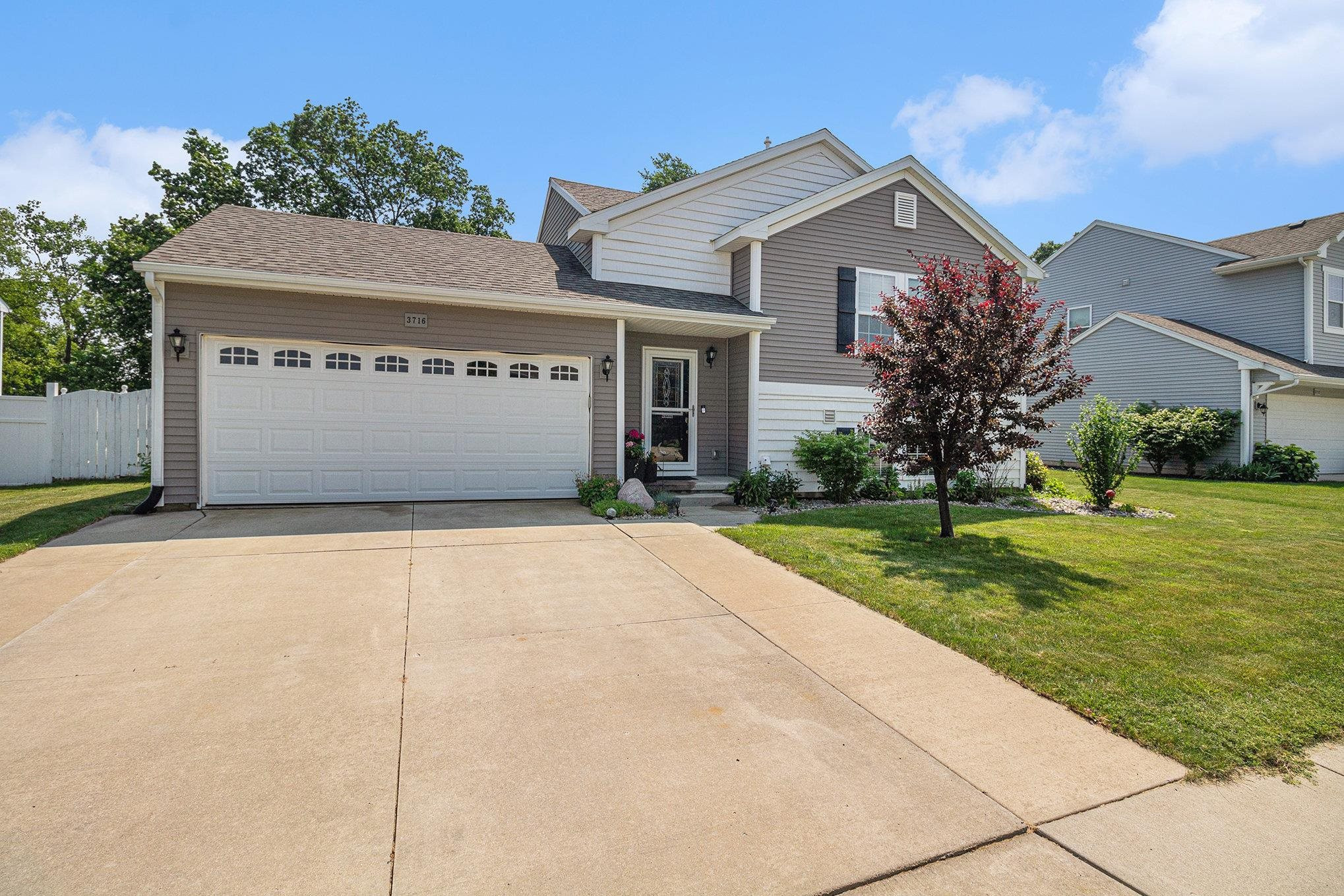3716 Amber Oaks, Howell, MI 48855 — Photo 3