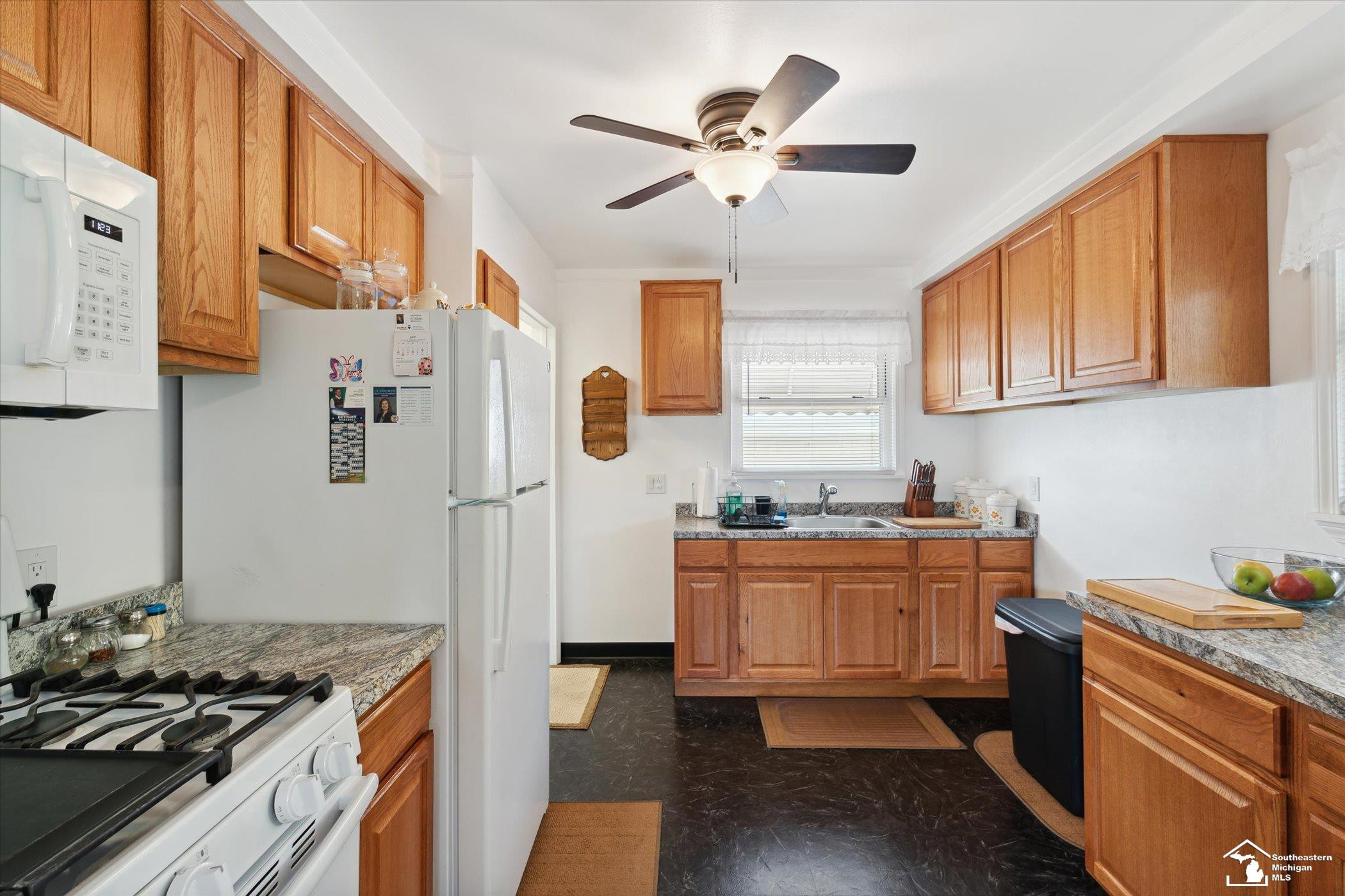 1621 EMMONS Avenue, Lincoln Park, MI 48146 — Photo 11
