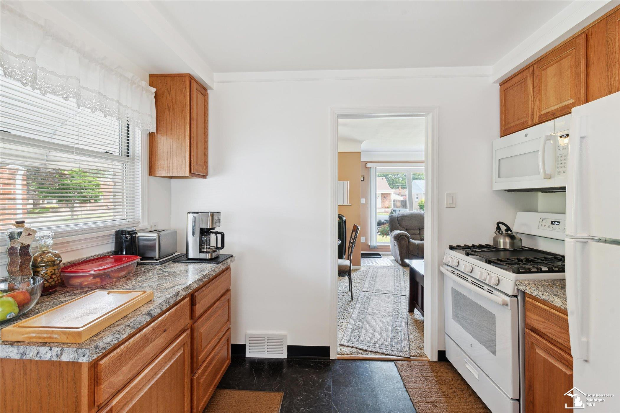 1621 EMMONS Avenue, Lincoln Park, MI 48146 — Photo 14