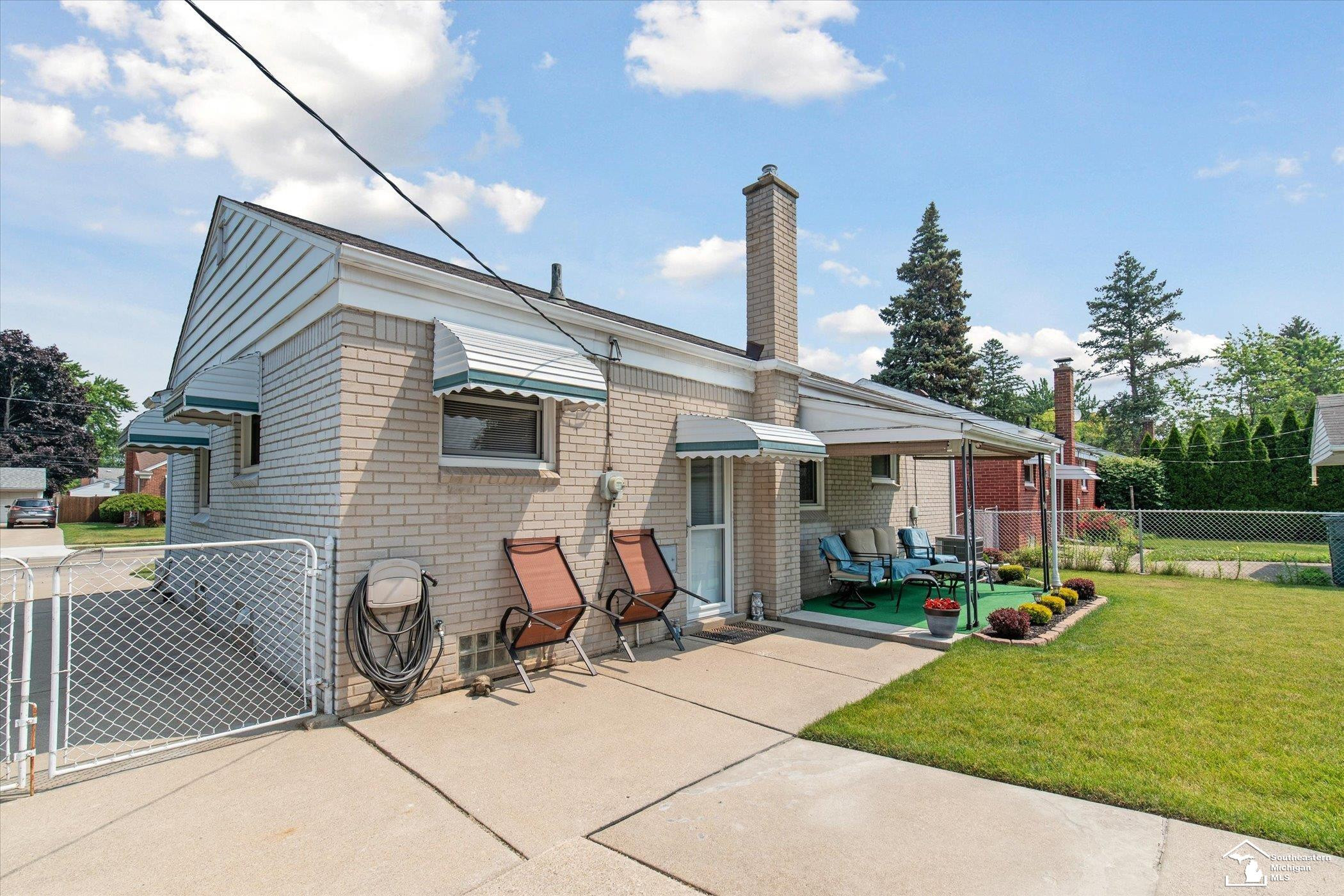 1621 EMMONS Avenue, Lincoln Park, MI 48146 — Photo 37