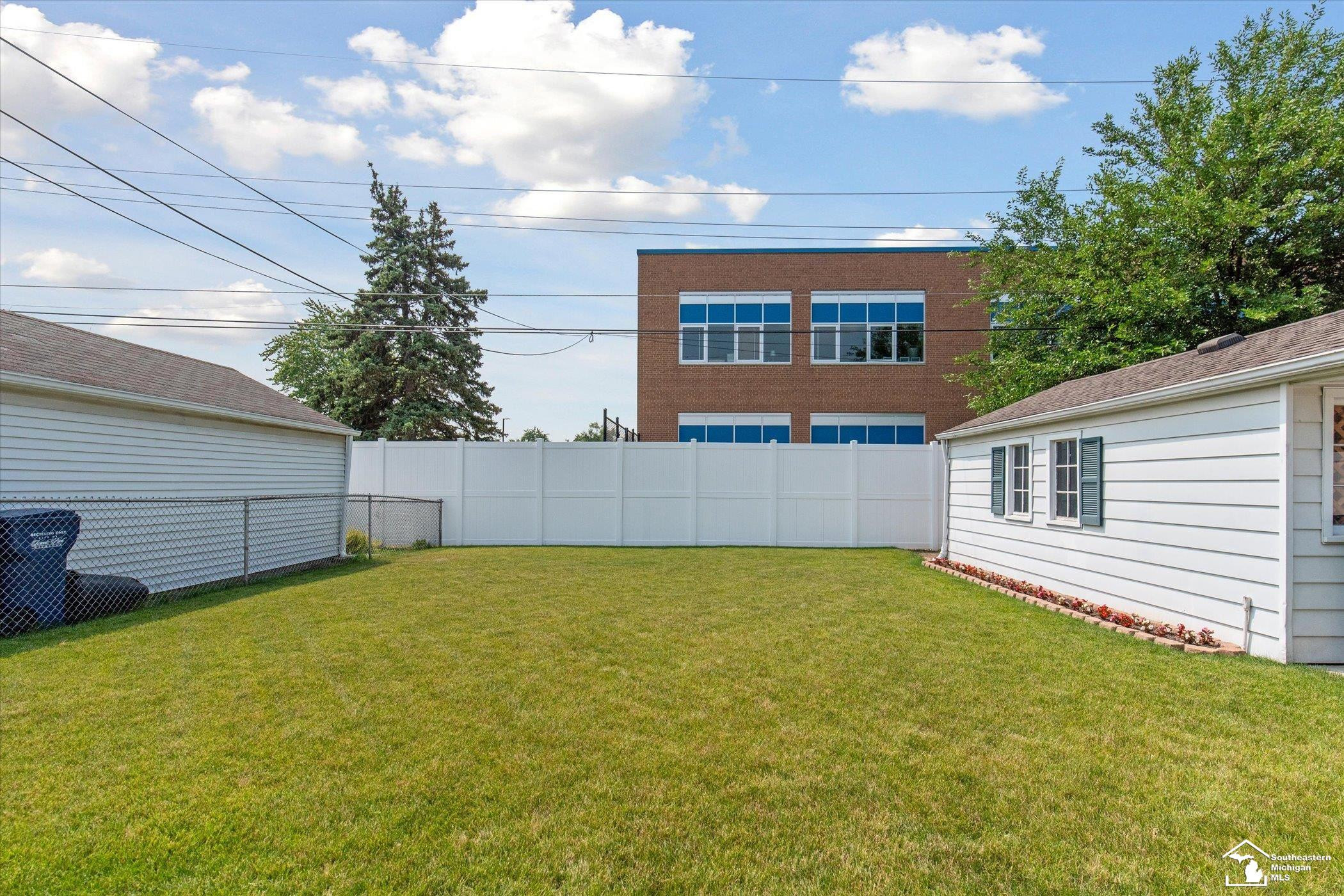 1621 EMMONS Avenue, Lincoln Park, MI 48146 — Photo 38