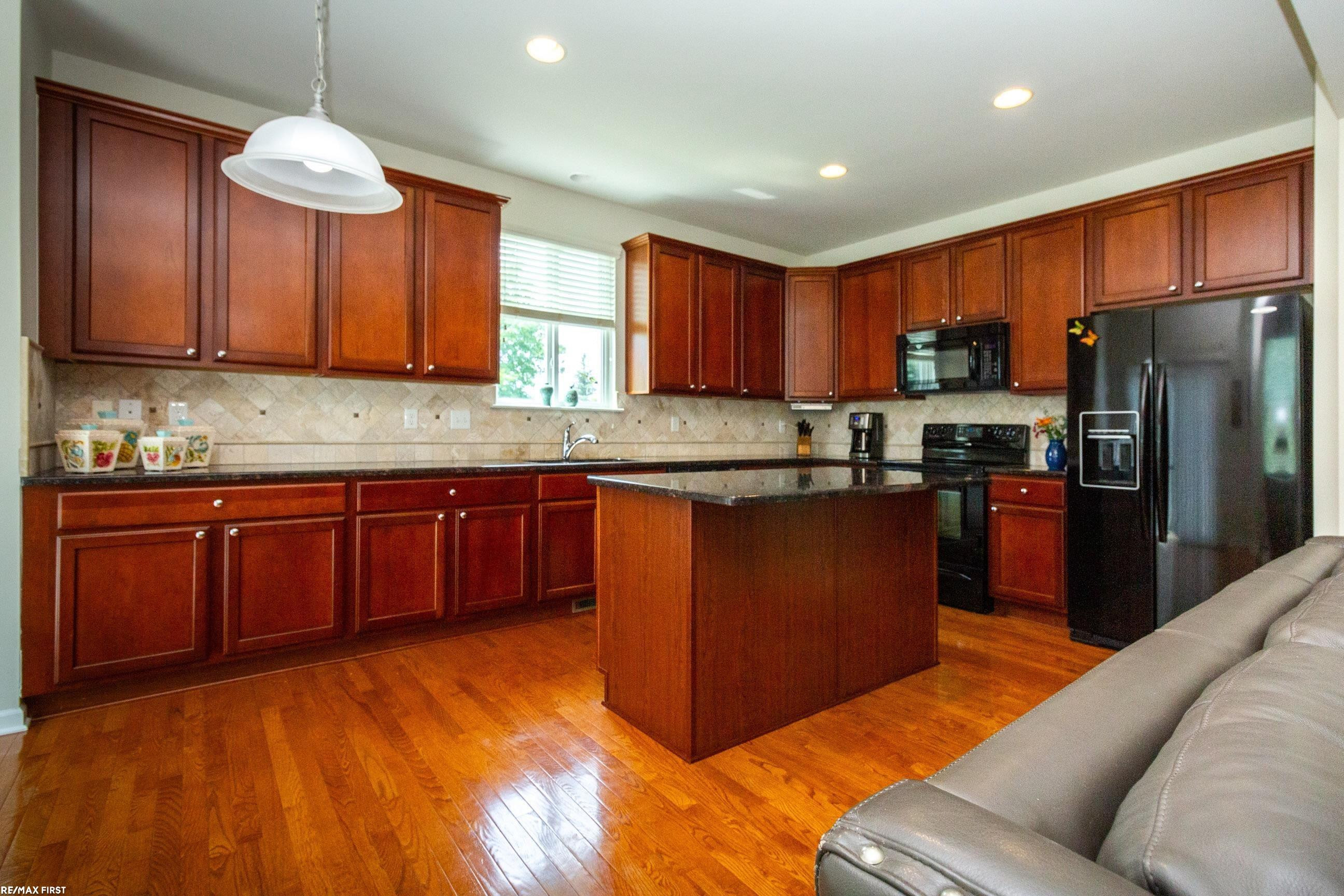 49600 Broadacre Drive, Macomb, MI 48042 — Photo 13