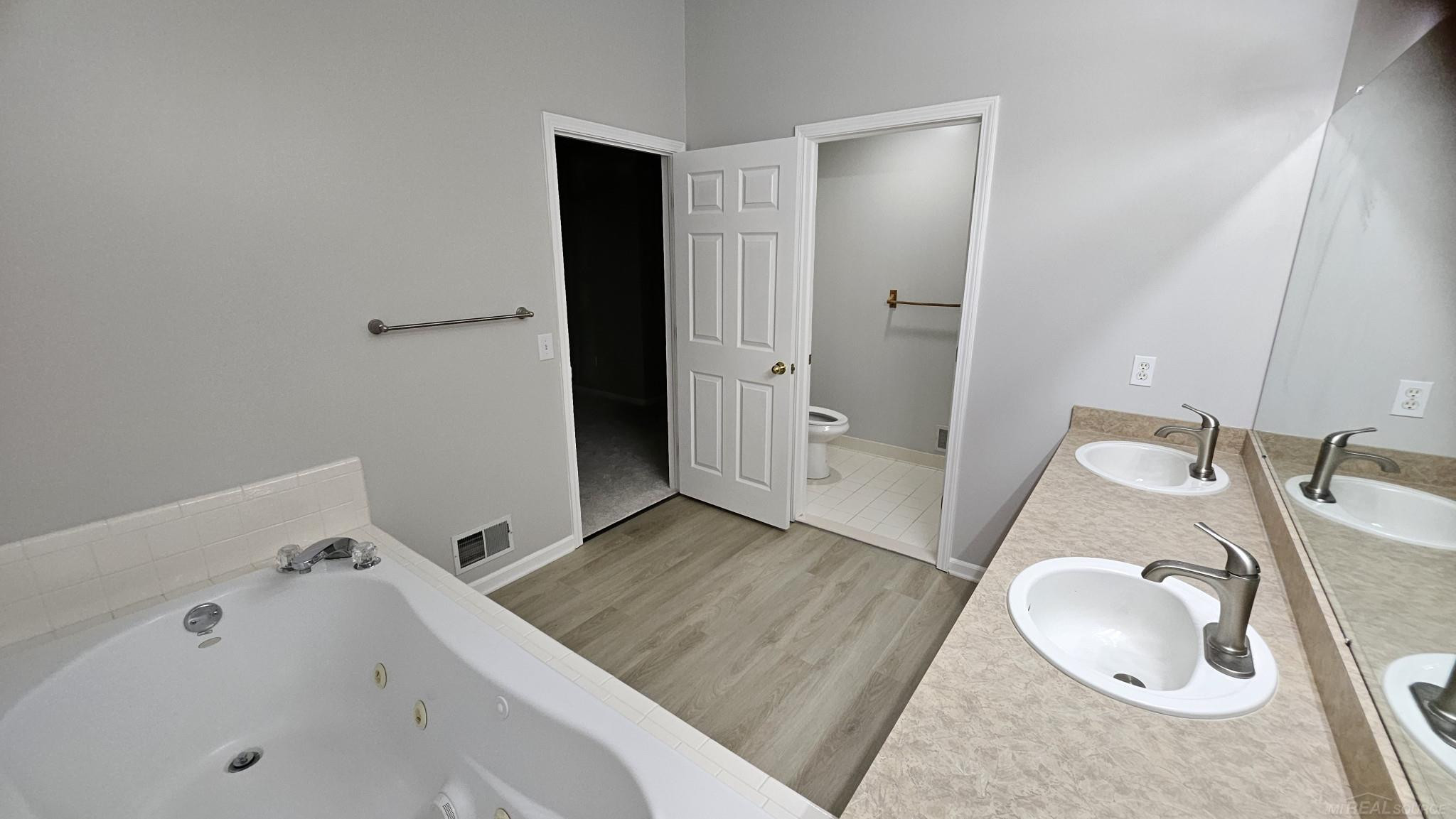 8813 Tamarack Lane, Ypsilanti, MI 48197 — Photo 16