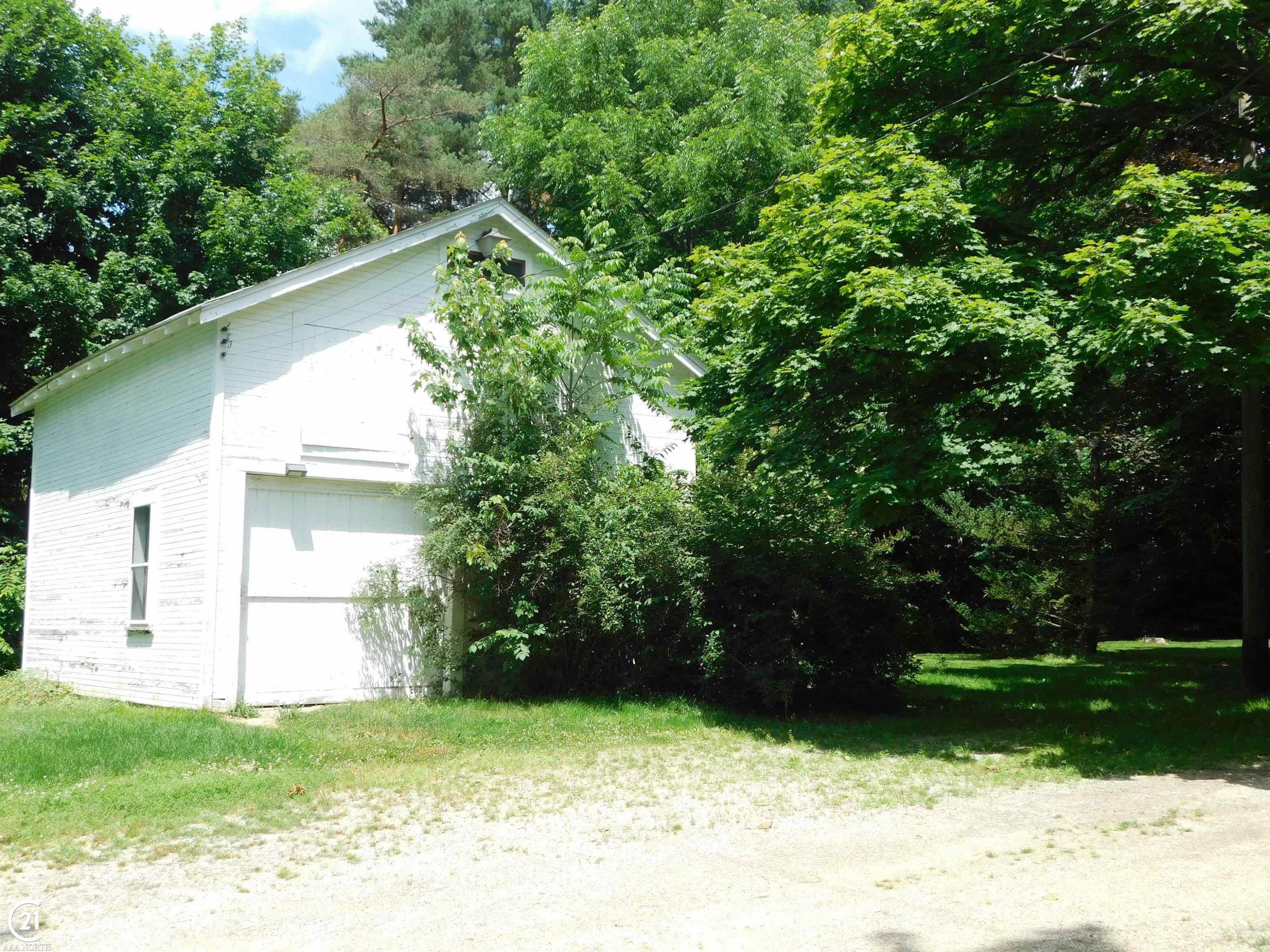 328 W Saint Clair Street, Almont, MI 48003 — Photo 4