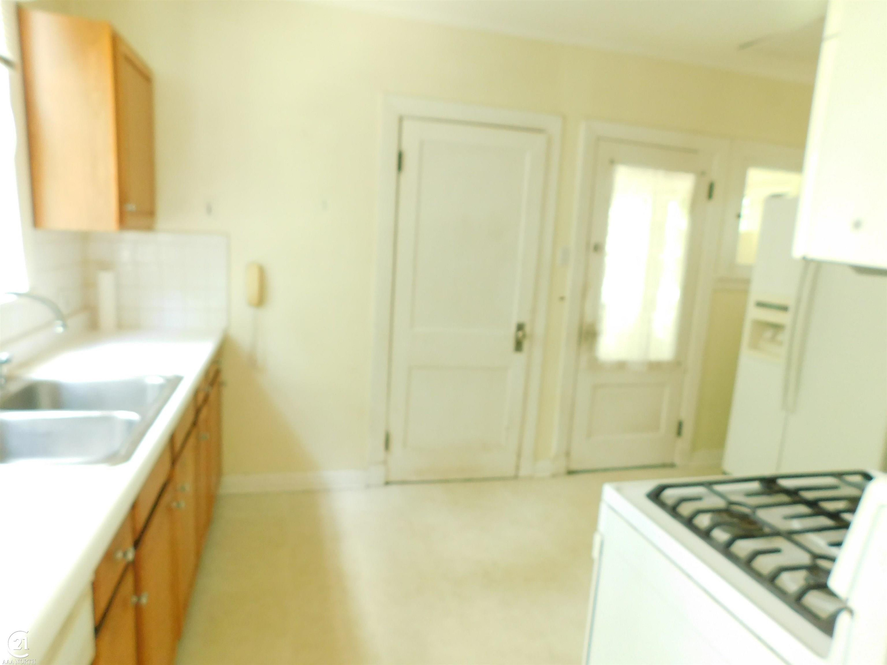 328 W Saint Clair Street, Almont, MI 48003 — Photo 12