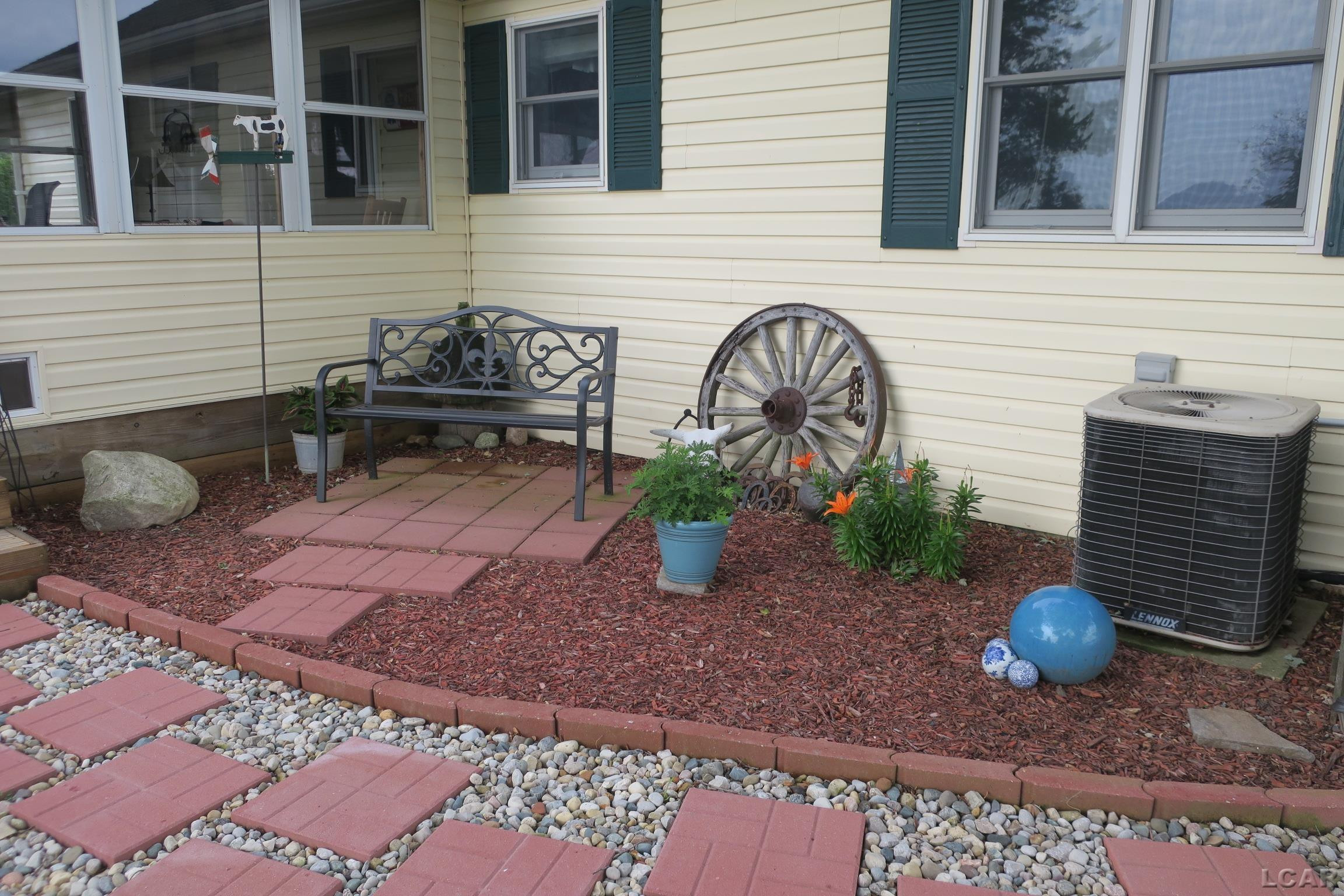 12265 Silberhorn, Blissfield, MI 49228 — Photo 10