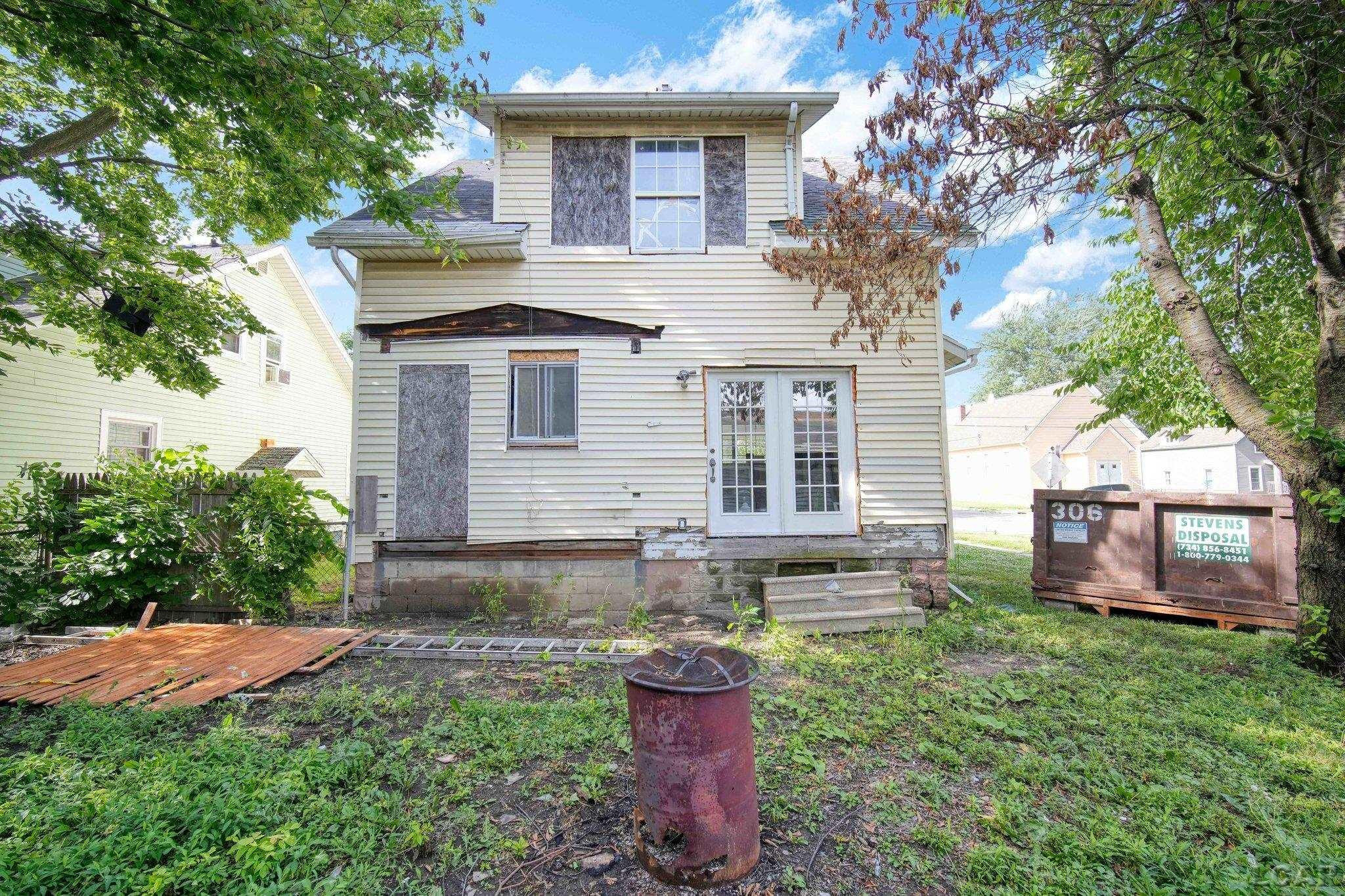 924 Frank, Adrian, MI 49221 — Photo 33