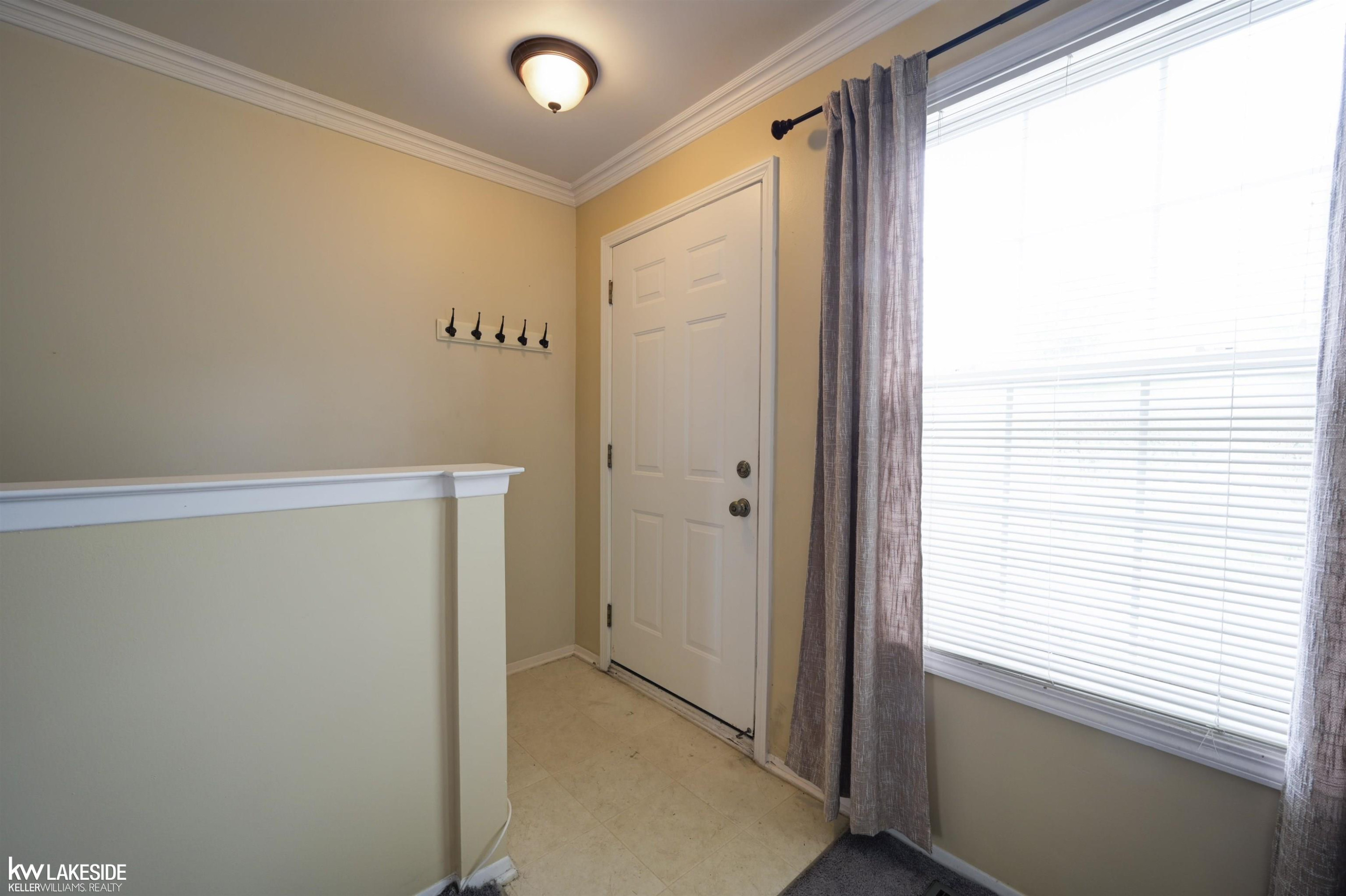 124 Park Green Drive, Lake Orion, MI 48362 — Photo 4