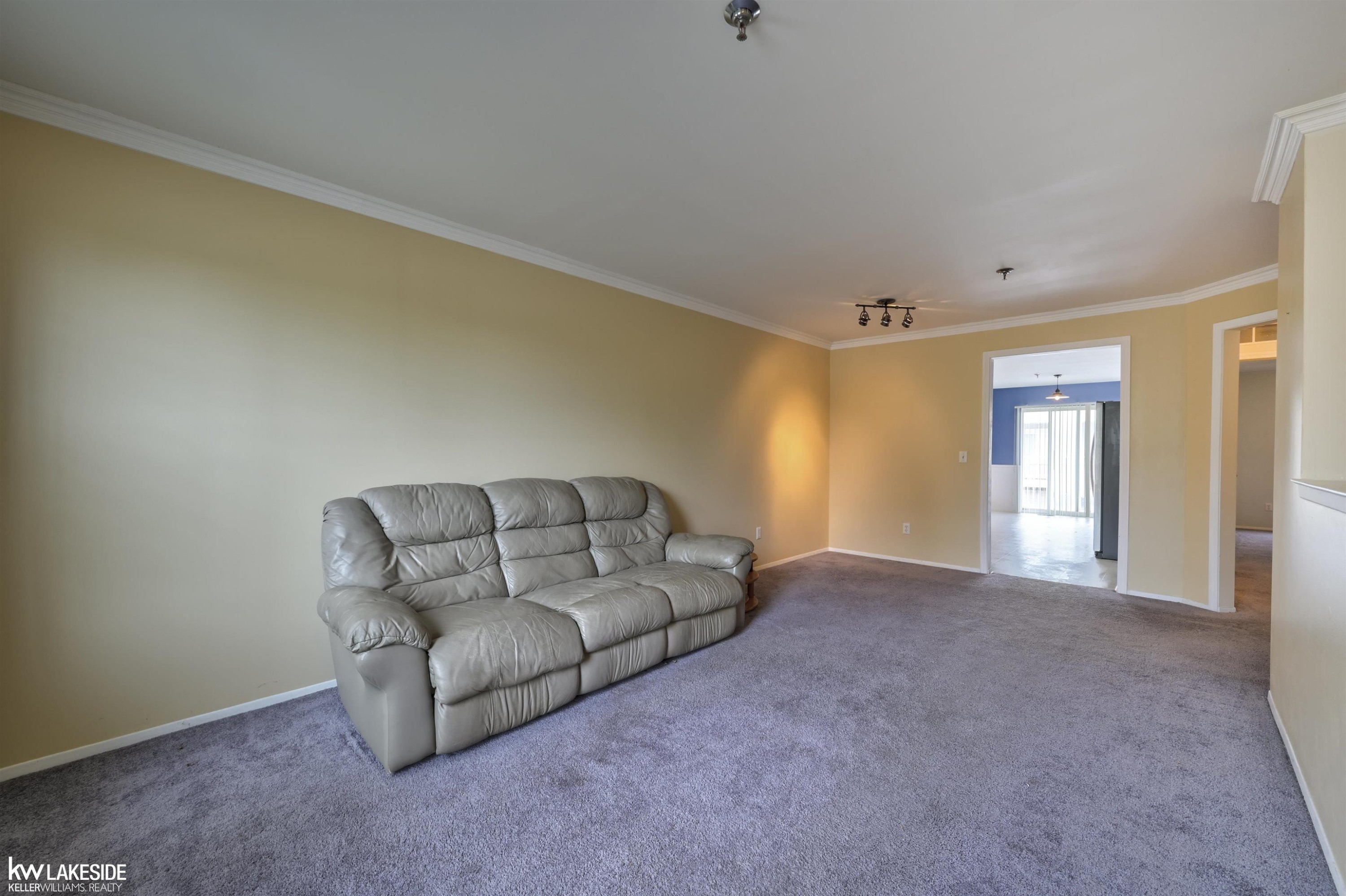 124 Park Green Drive, Lake Orion, MI 48362 — Photo 6