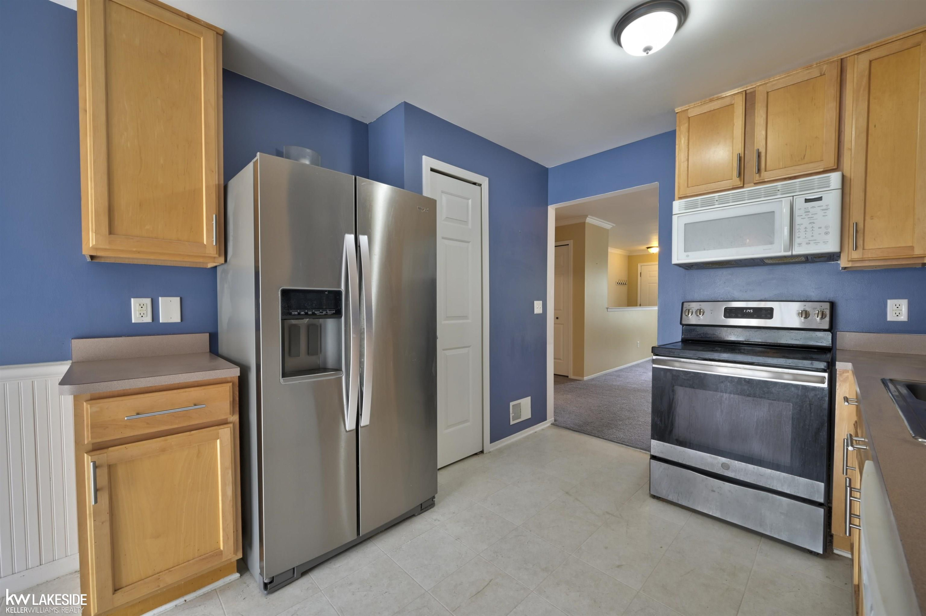 124 Park Green Drive, Lake Orion, MI 48362 — Photo 8