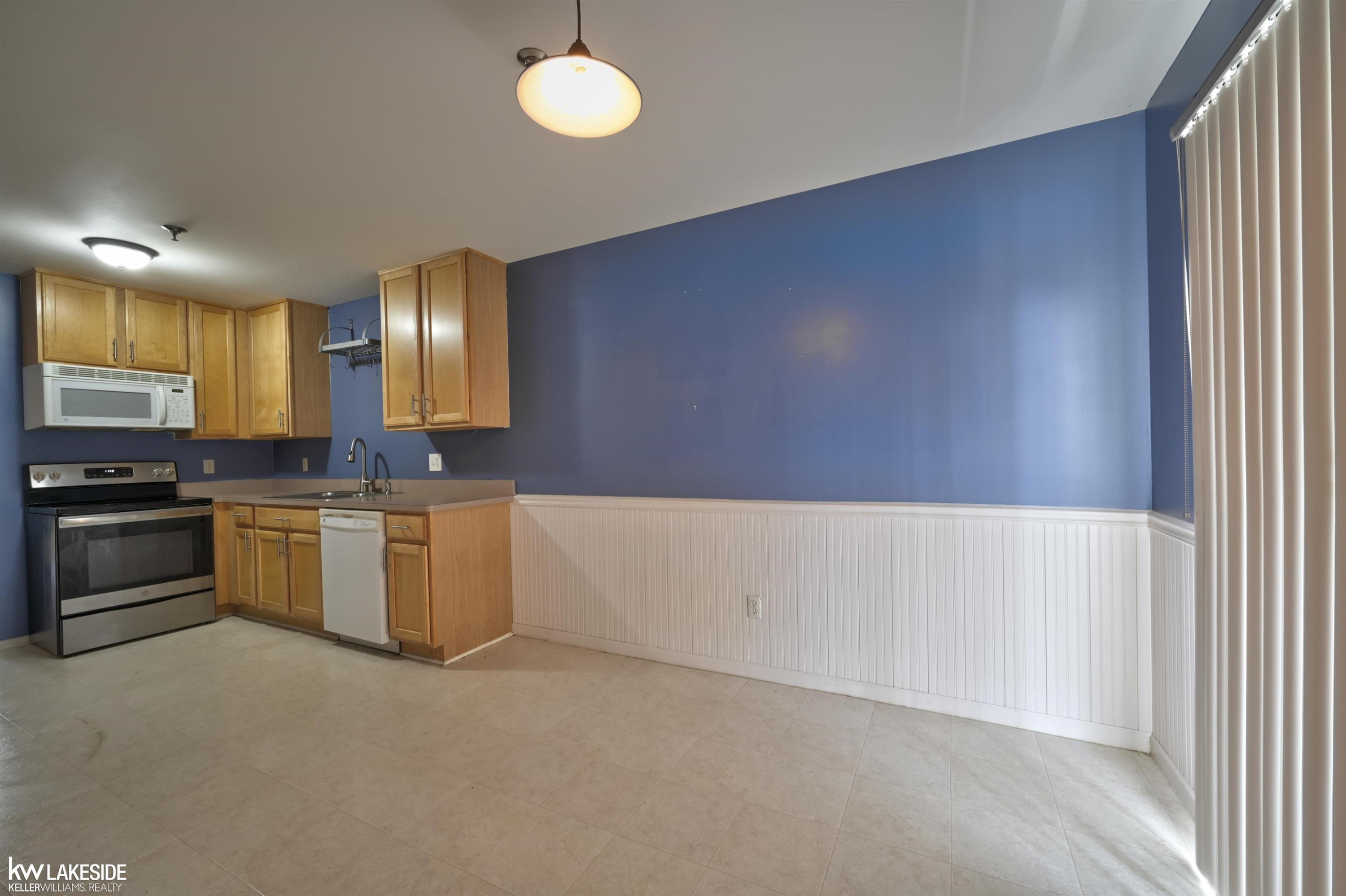 124 Park Green Drive, Lake Orion, MI 48362 — Photo 10