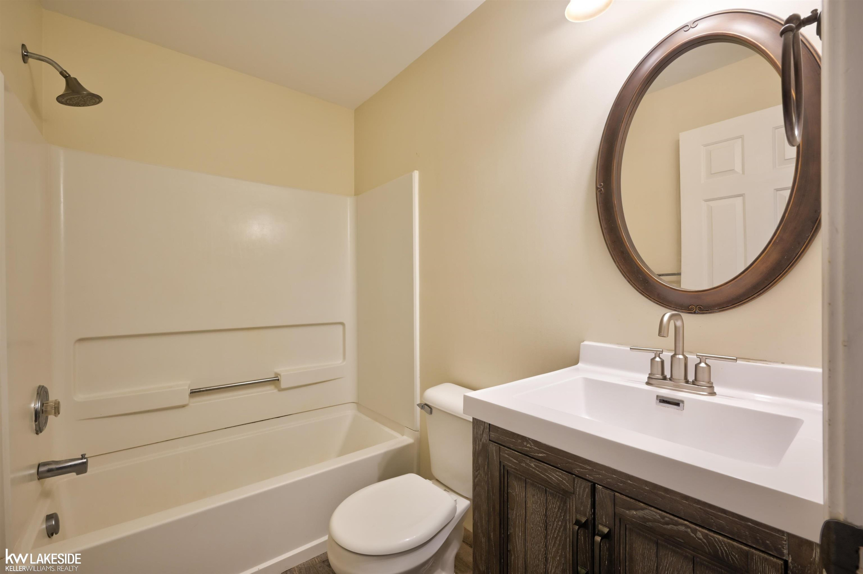 124 Park Green Drive, Lake Orion, MI 48362 — Photo 14