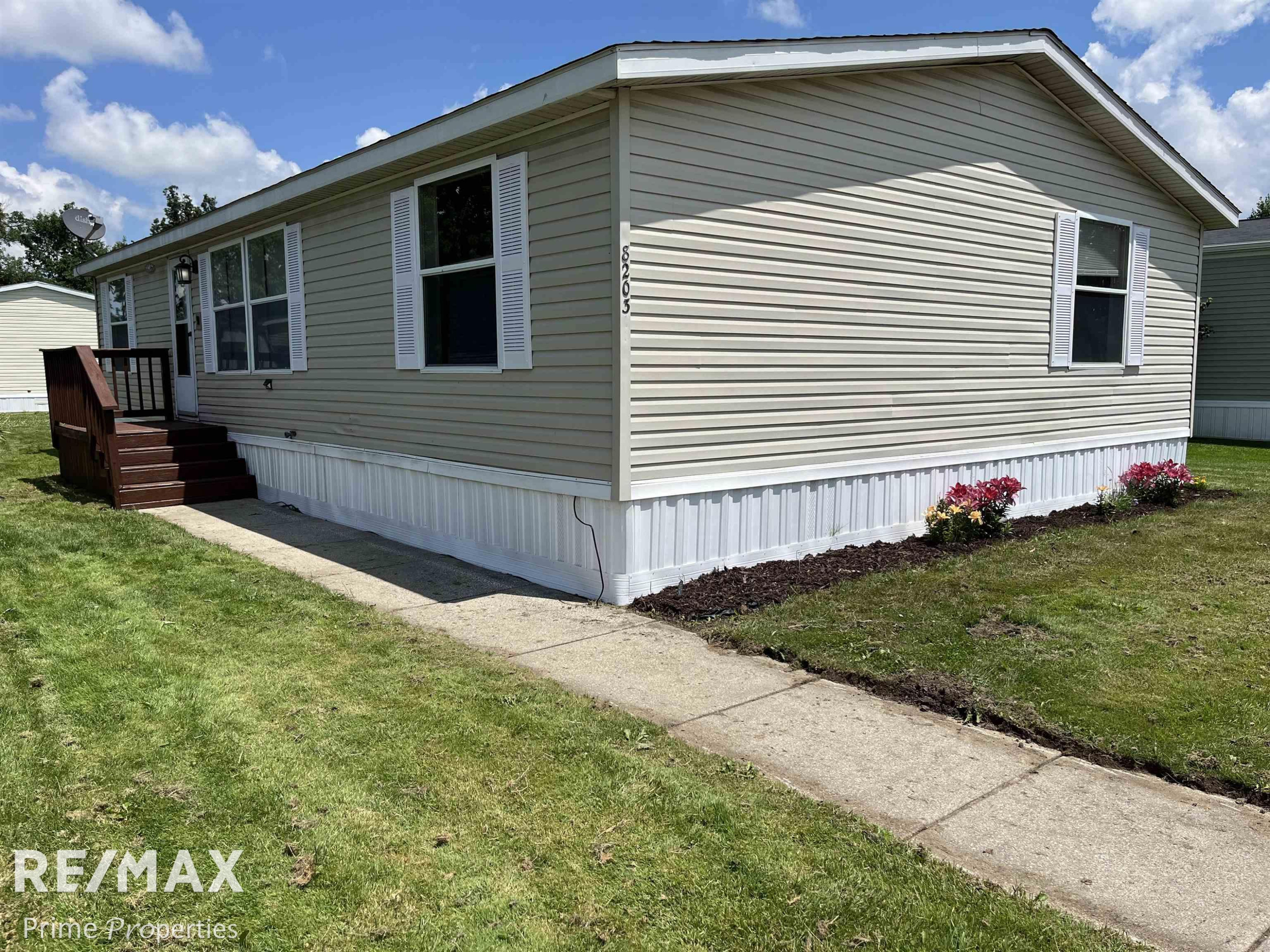 8203 Tamarack, Birch Run, MI — front exterior