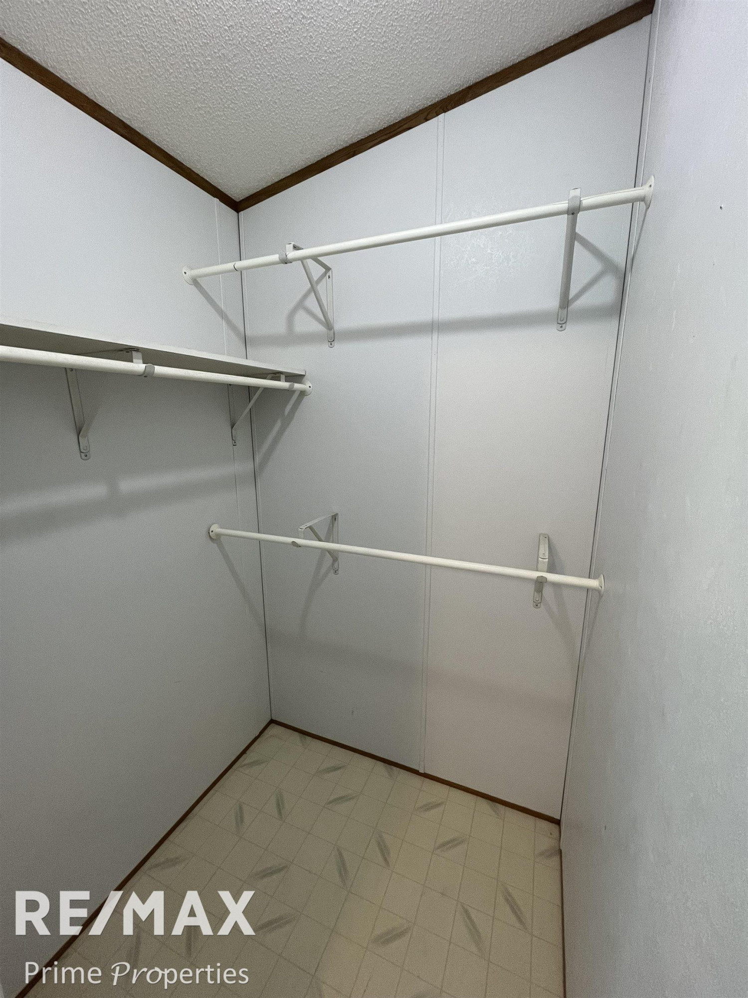8203 Tamarack, Birch Run, MI — Photo 9