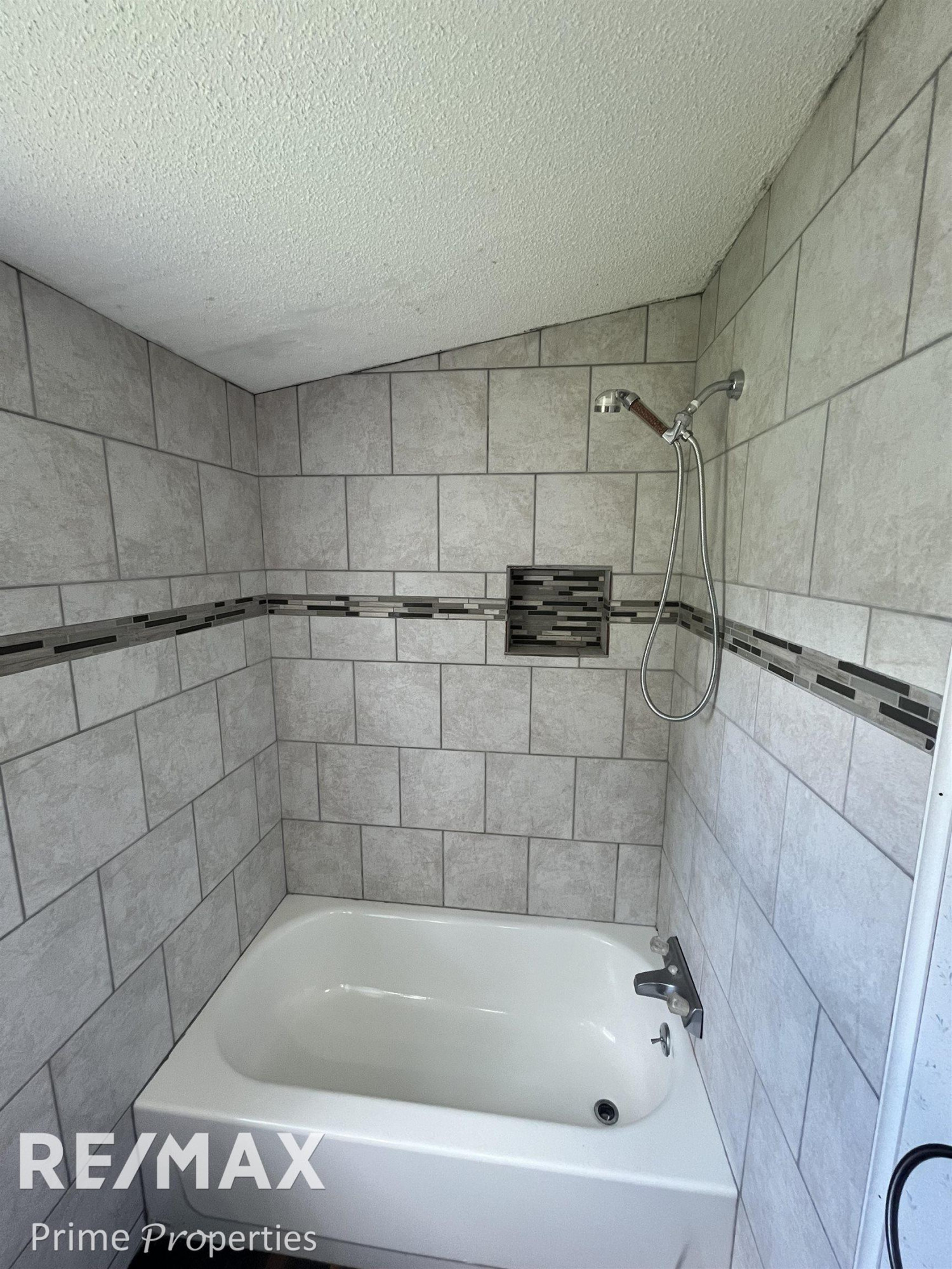 8203 Tamarack, Birch Run, MI — Photo 11