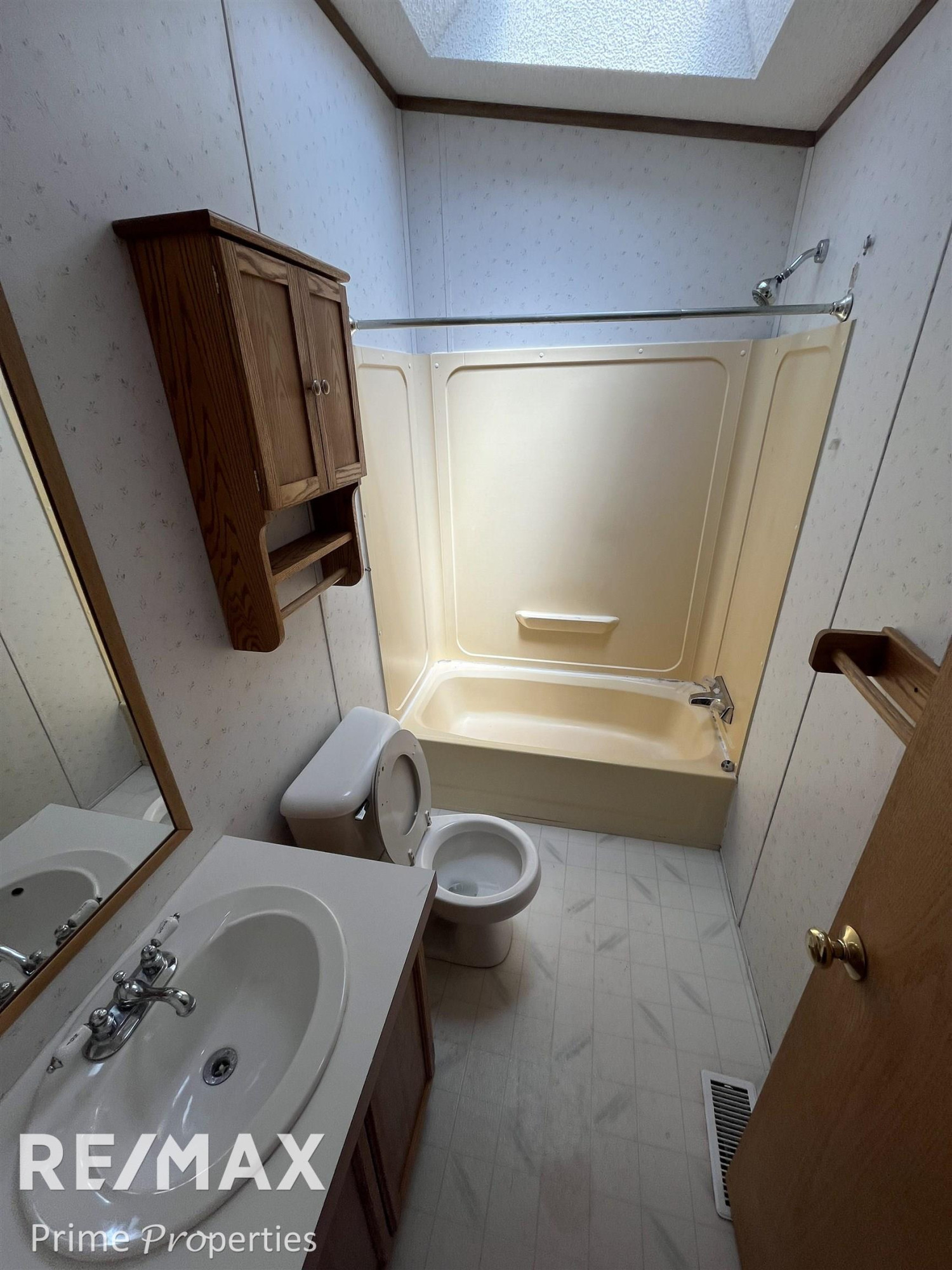 8203 Tamarack, Birch Run, MI — Photo 16