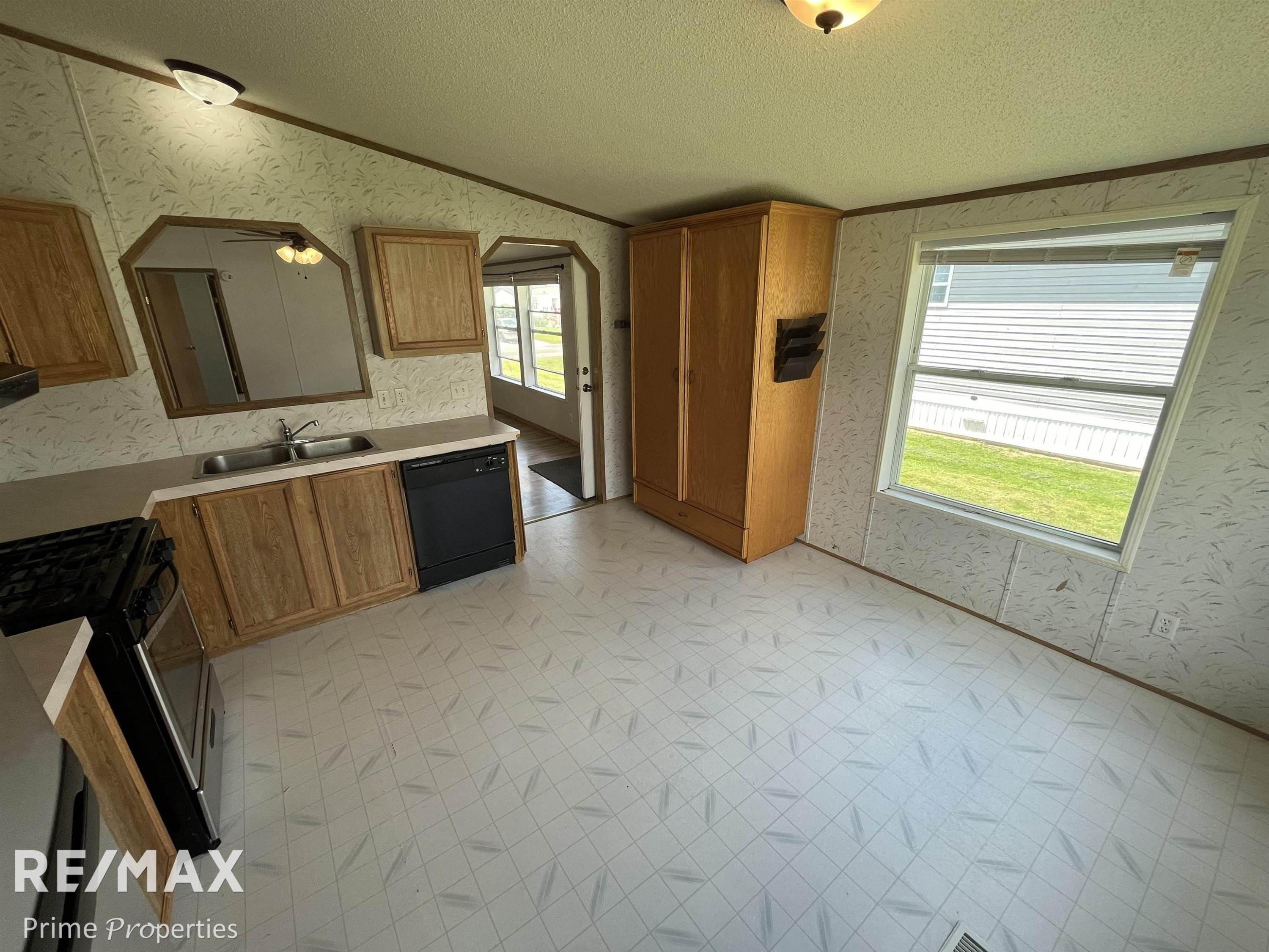 8203 Tamarack, Birch Run, MI — Photo 22