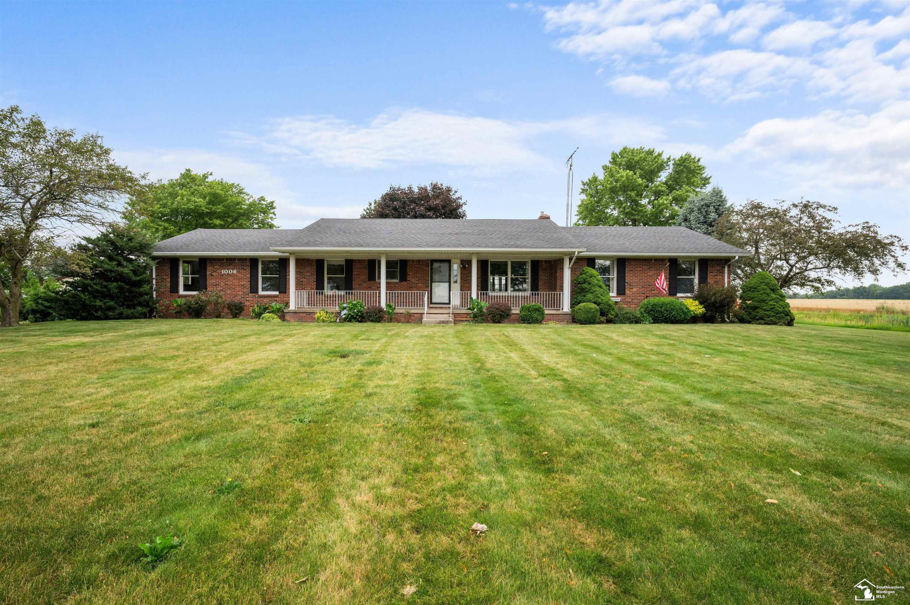 1006 E Temperance Road, Temperance, MI 48182 — Photo 2