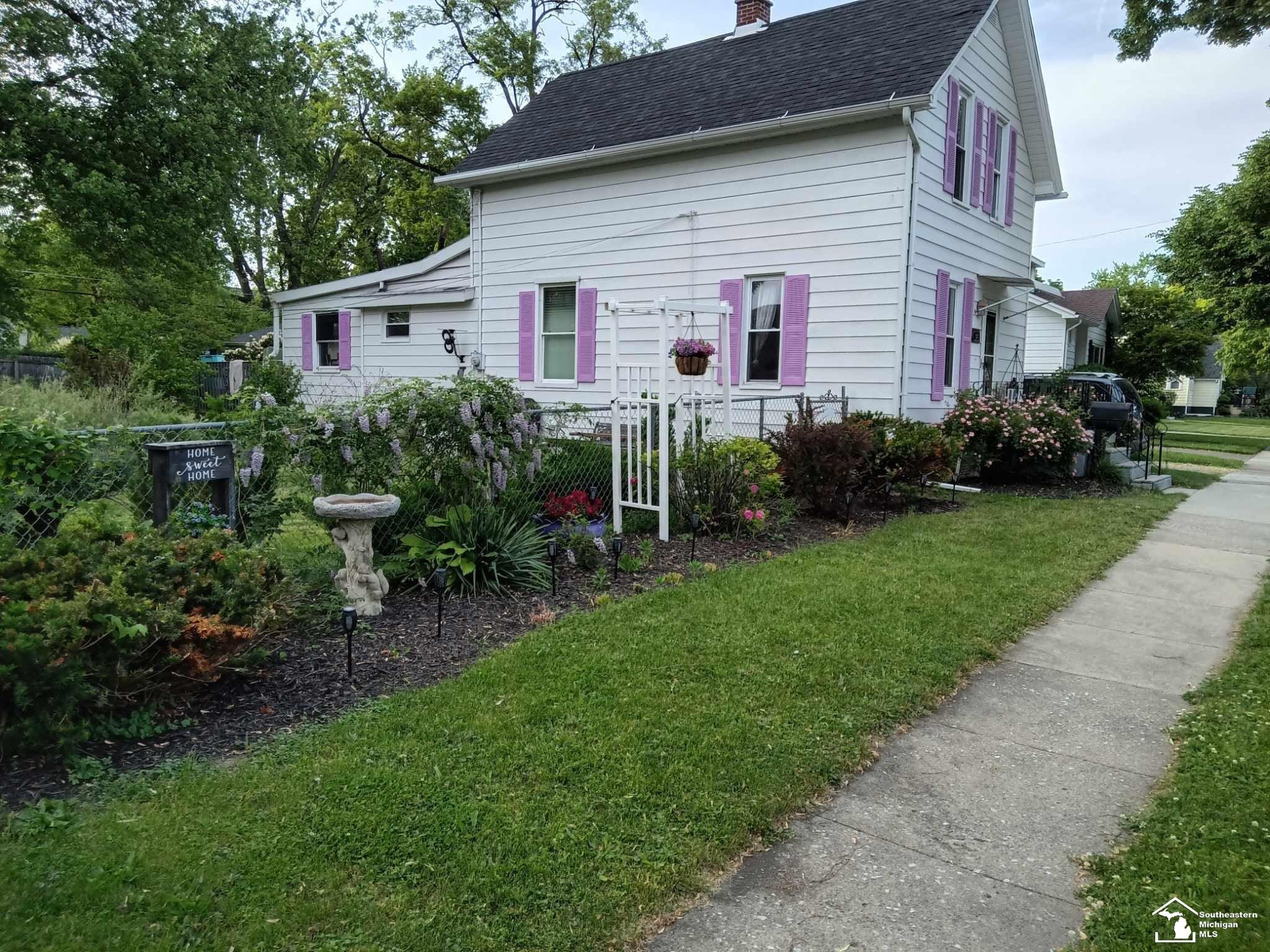 537 Riverview, Monroe, MI 48162 — Photo 2