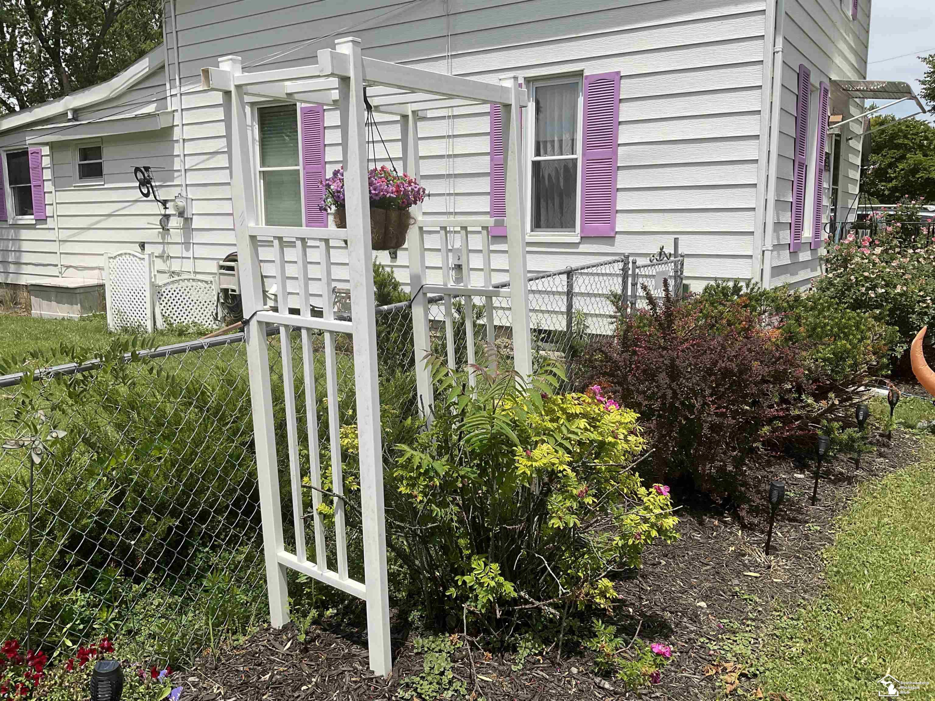 537 Riverview, Monroe, MI 48162 — Photo 3