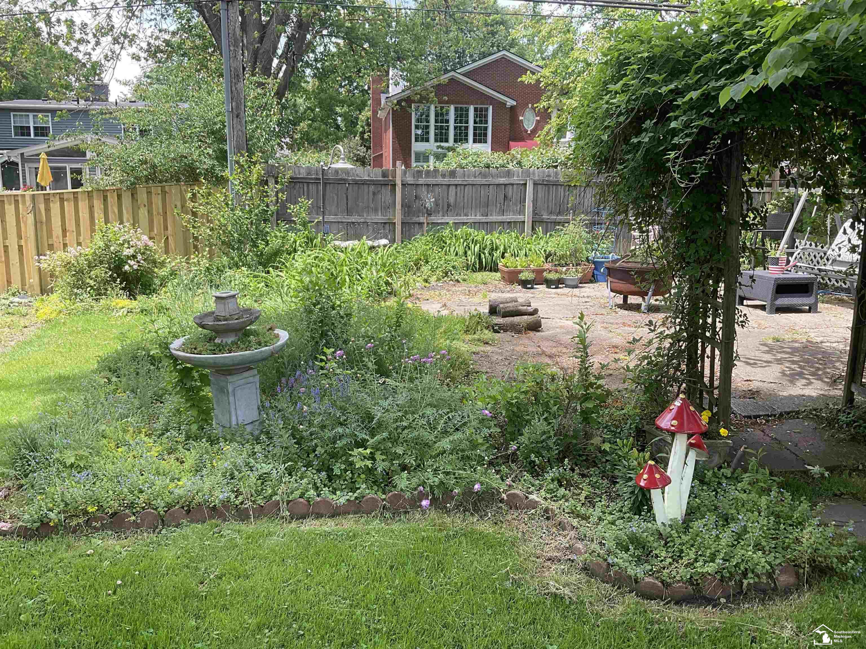 537 Riverview, Monroe, MI 48162 — Photo 7
