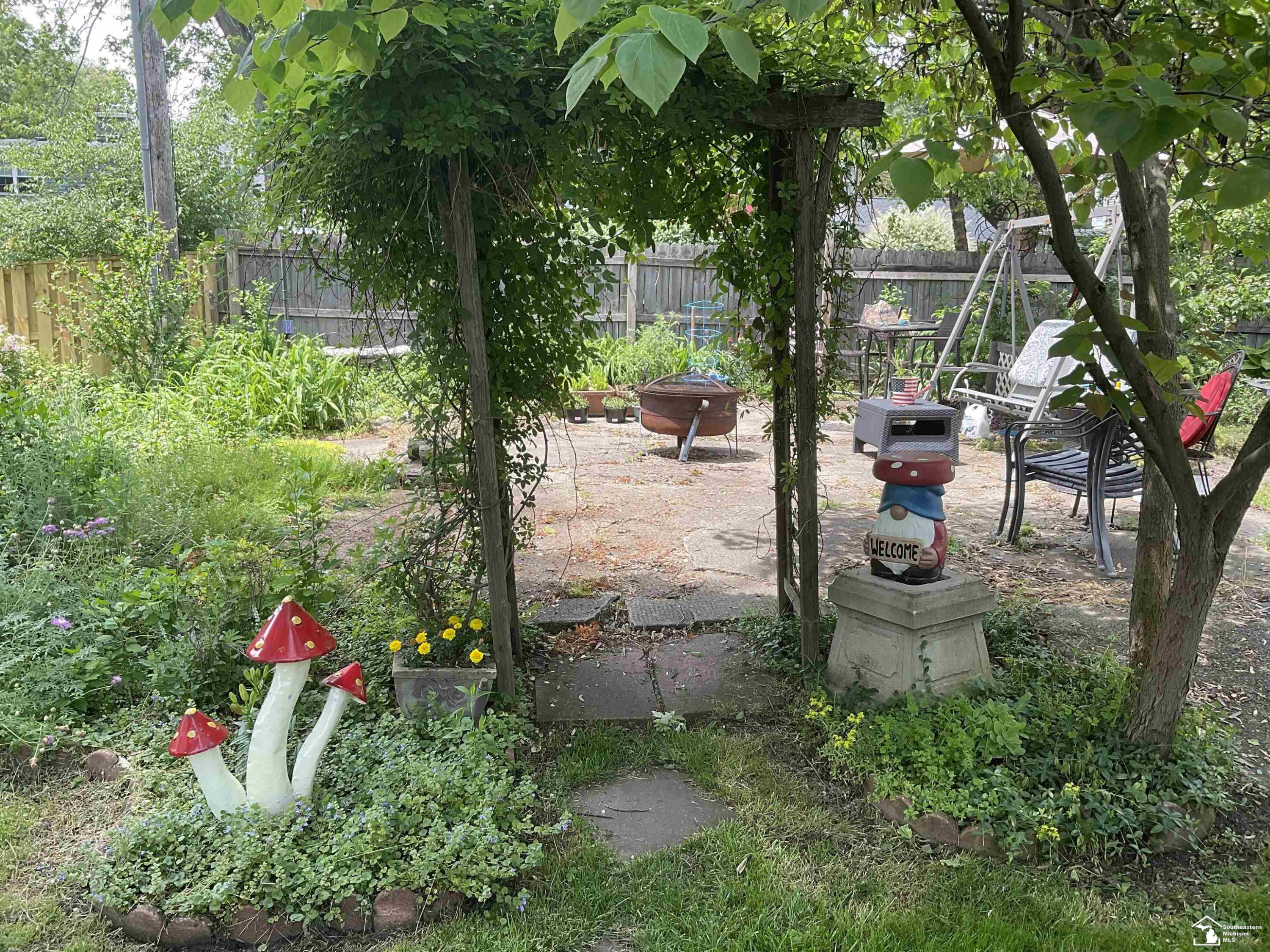 537 Riverview, Monroe, MI 48162 — Photo 9