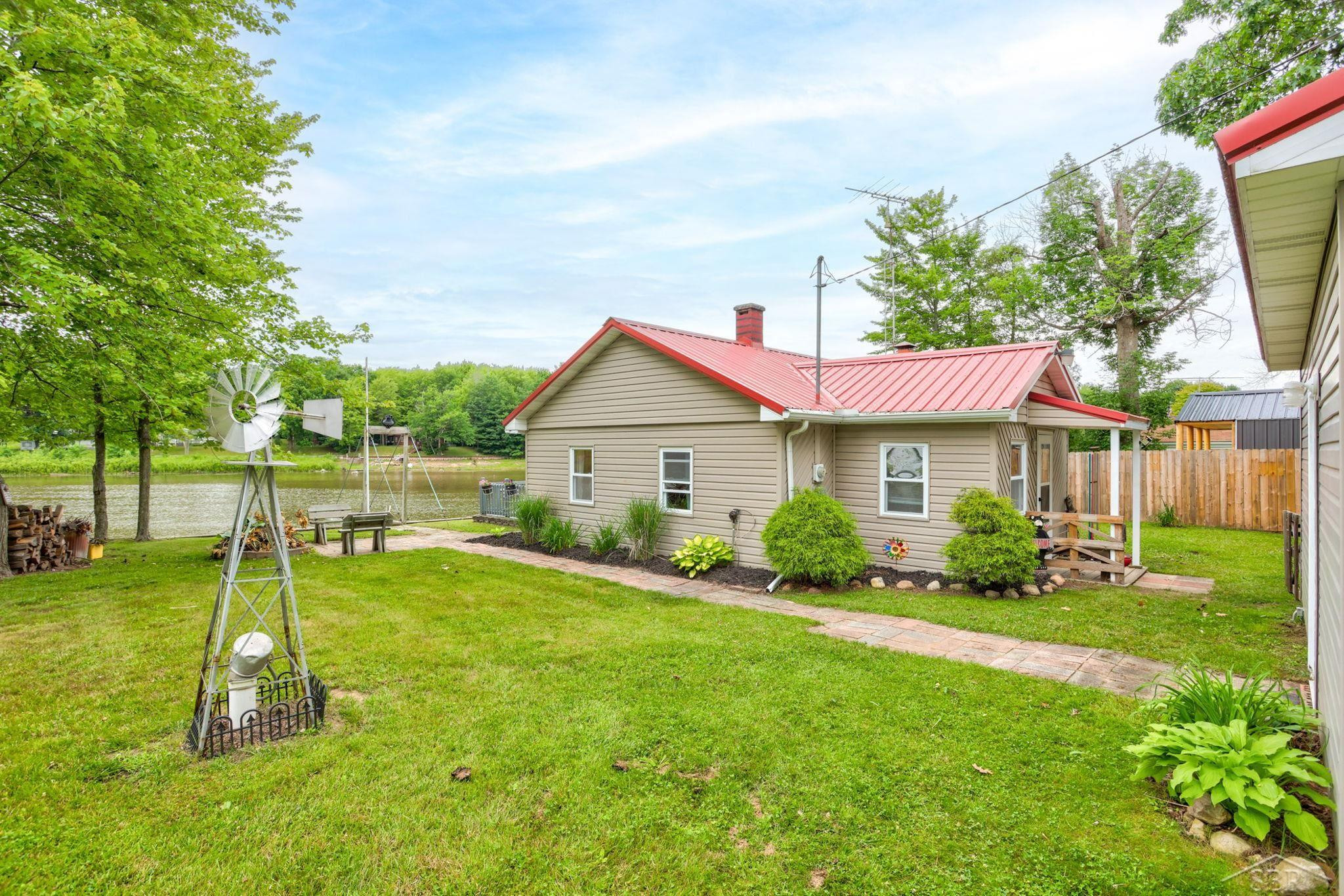 625 E Sun Oil, Gladwin, MI 48624 — Photo 2